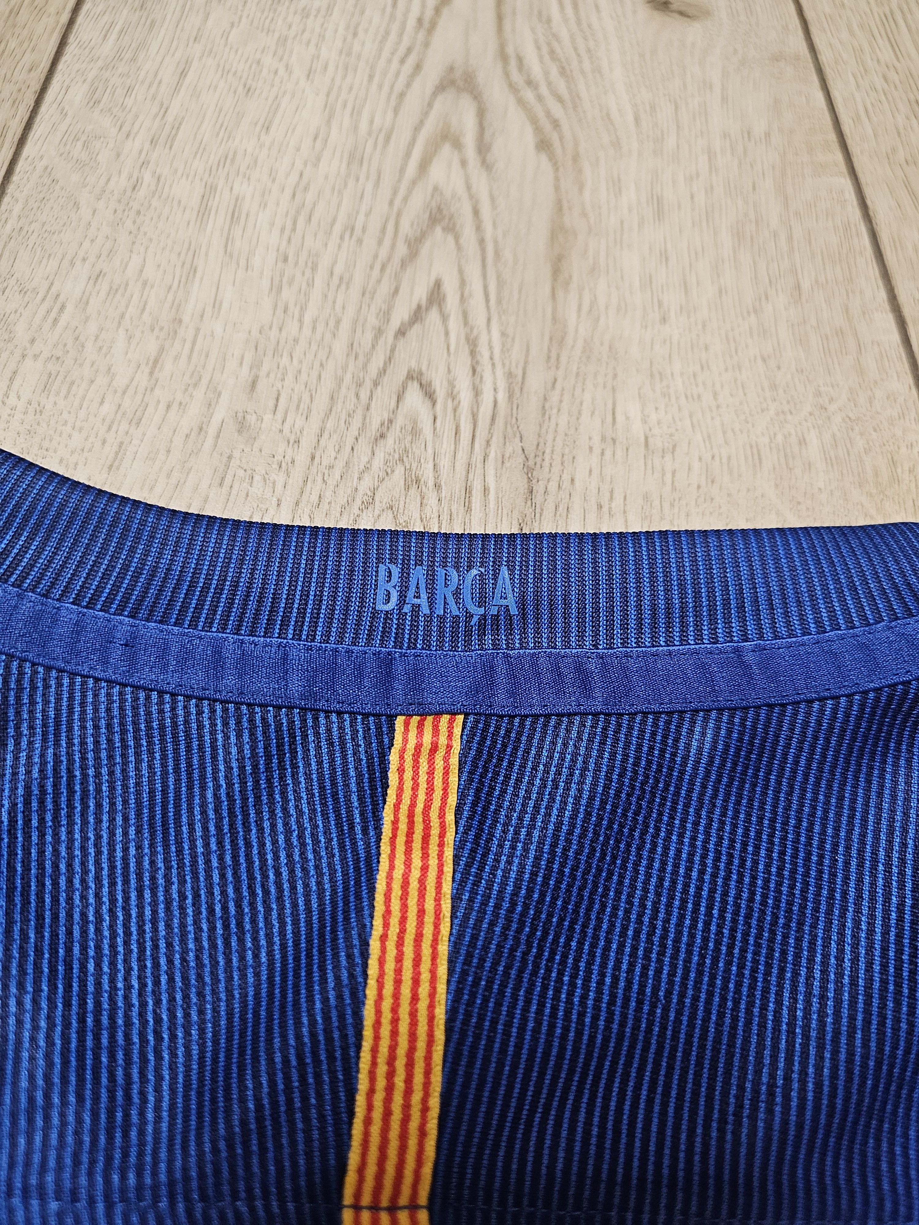 Nike BARCELONA 2016 2017 HOME SUAREZ FOOTBALL SHIRT SOCCER JERSEY Size US XL / EU 56 / 4 - 7 Thumbnail