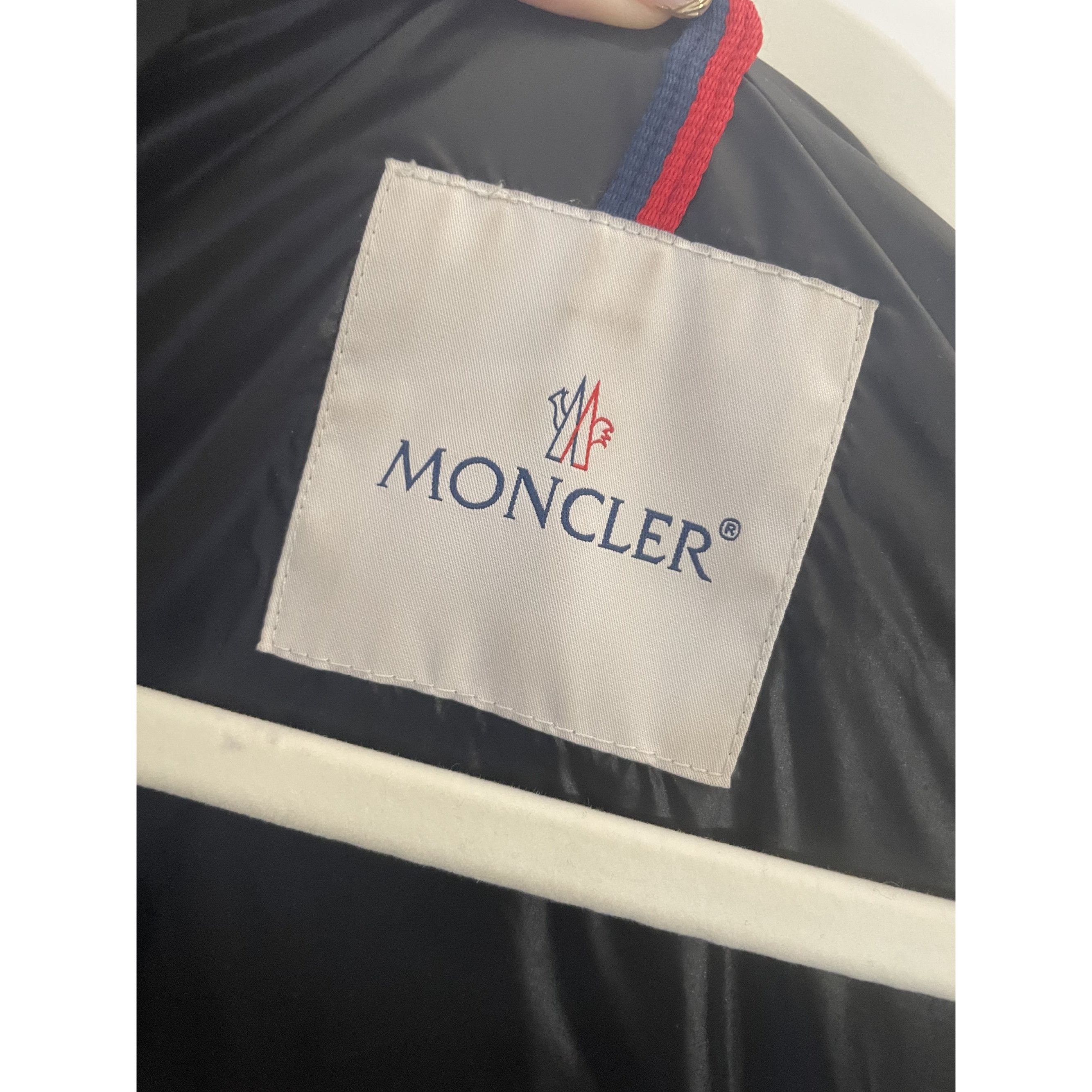 Moncler Moncler Black Puffer Jacket With Hood & Zip Closure - Womens Size L / US 10 / IT 46 - 9 Thumbnail