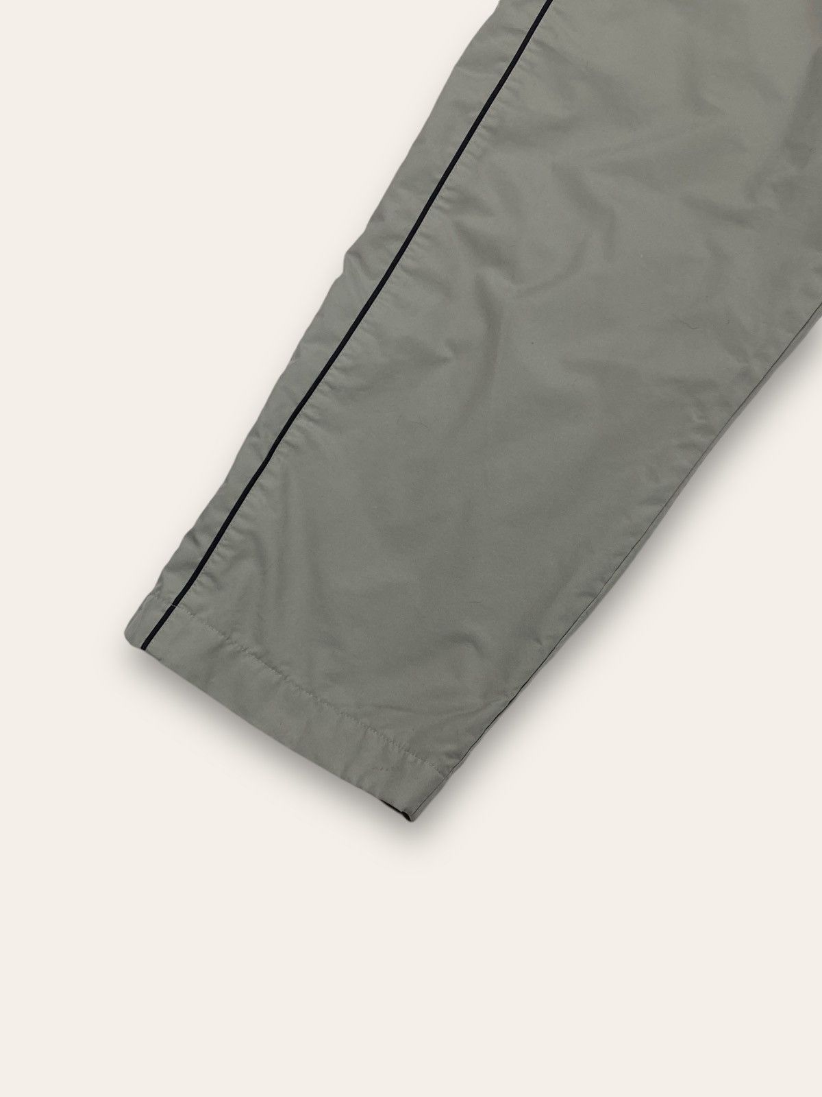 Nike 90s Vintage NIKE Grey Minimalistic Logo Wide Baggy Pants Size US 38 / EU 54 - 3 Thumbnail