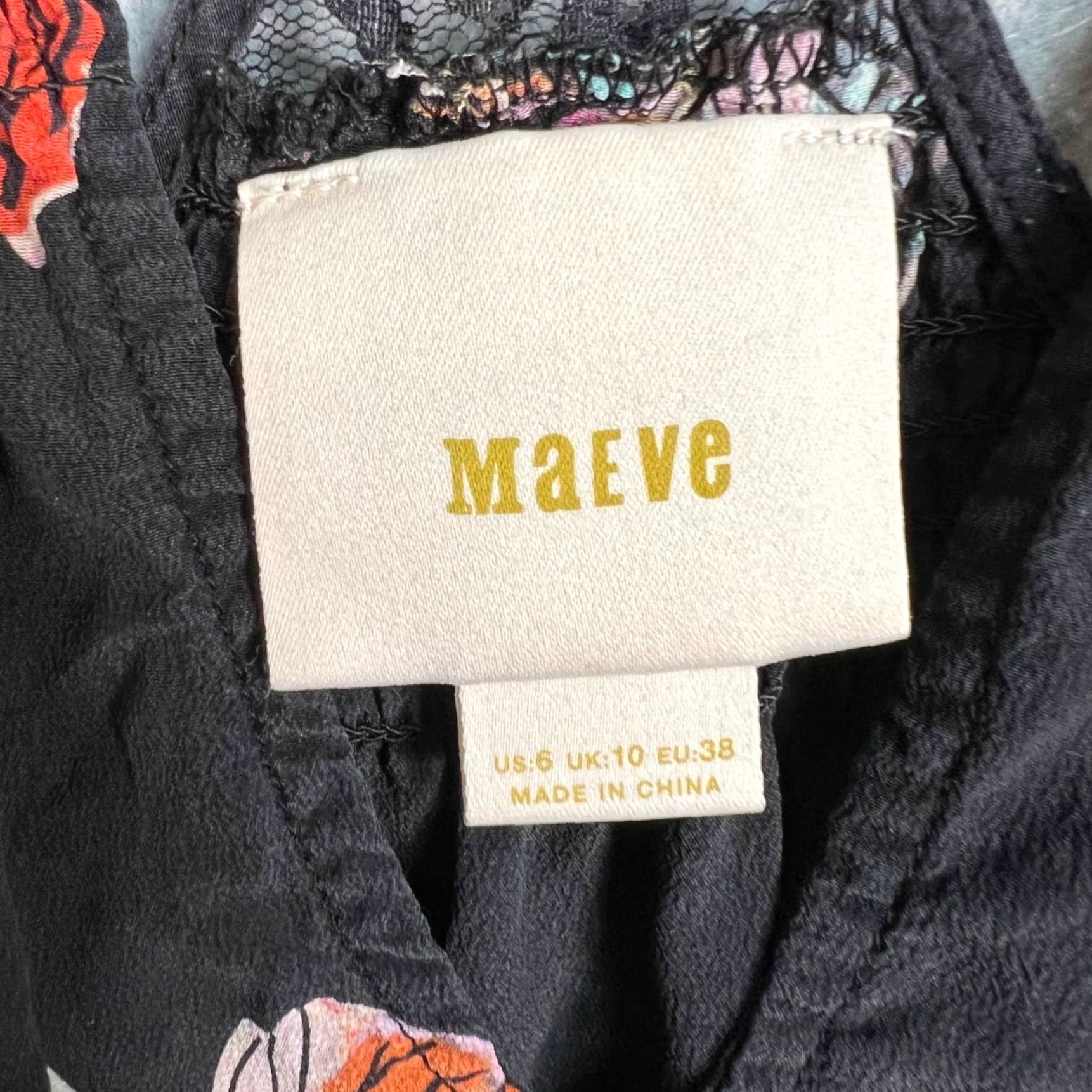 Vintage Maeve Camisole Tank Womens 6 Black Floral Lace 100% Silk Silk Polyester Sleeveless Pullover Casual Floral Flower Spring Summer Women Size M / US 6-8 / IT 42-44 - 3 Thumbnail