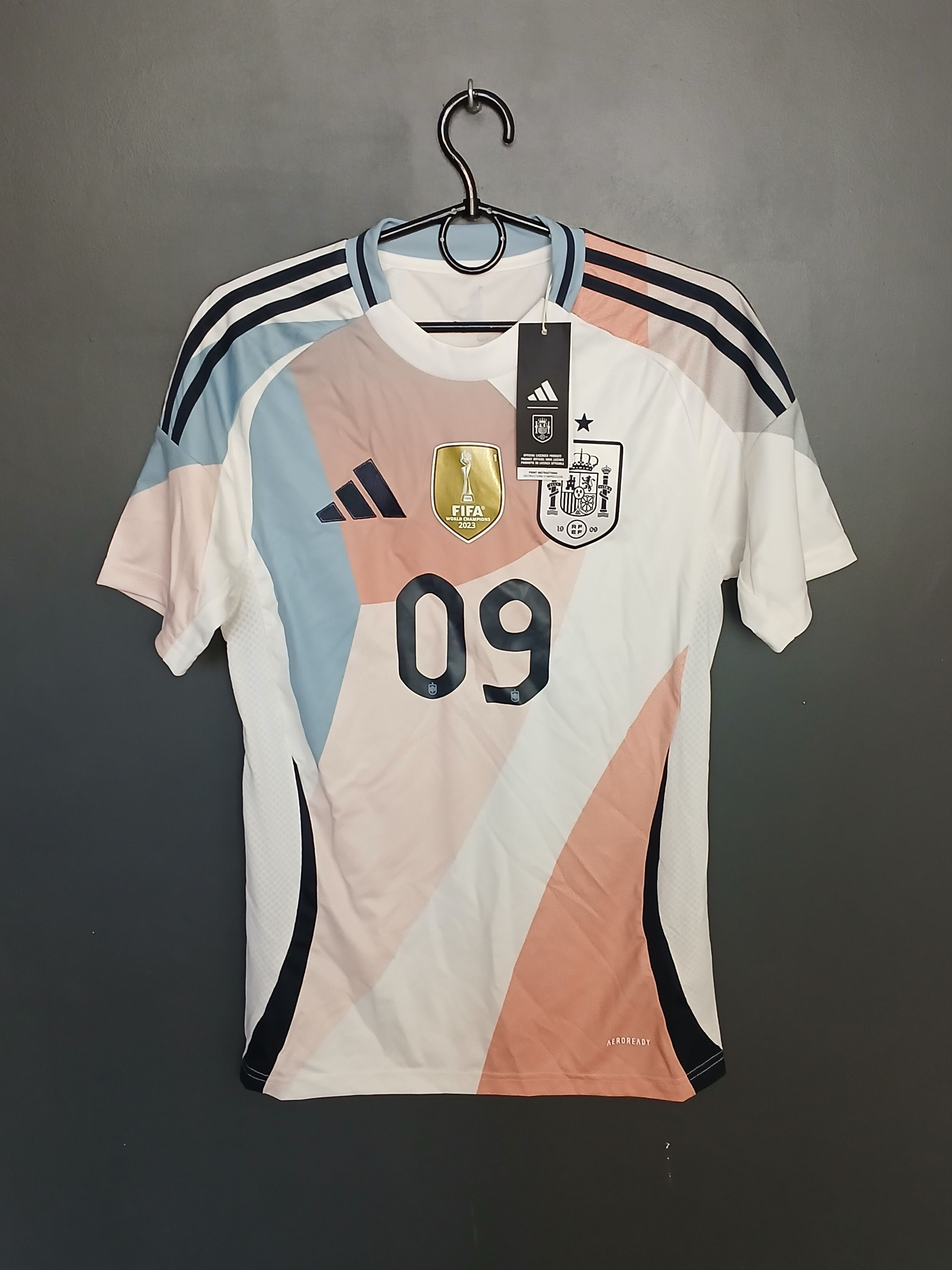 Adidas New Spain National Team 2025 Away Football Jersey T-Shirt Size US XS / EU 42 / 0 - 1 Thumbnail