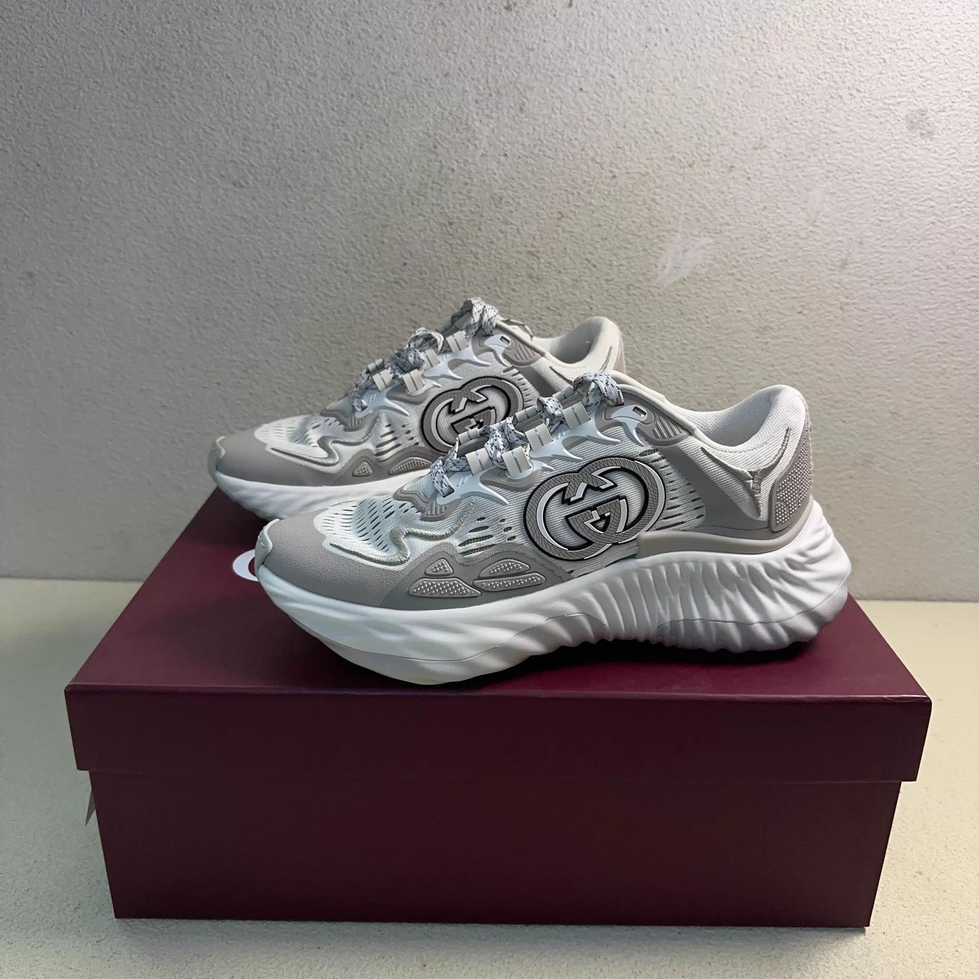 Gucci GUCCI Tennis 1977 Women Low Sneaker White/Grey 37/37.5 Size US 6.5 / IT 36.5 - 1 Thumbnail