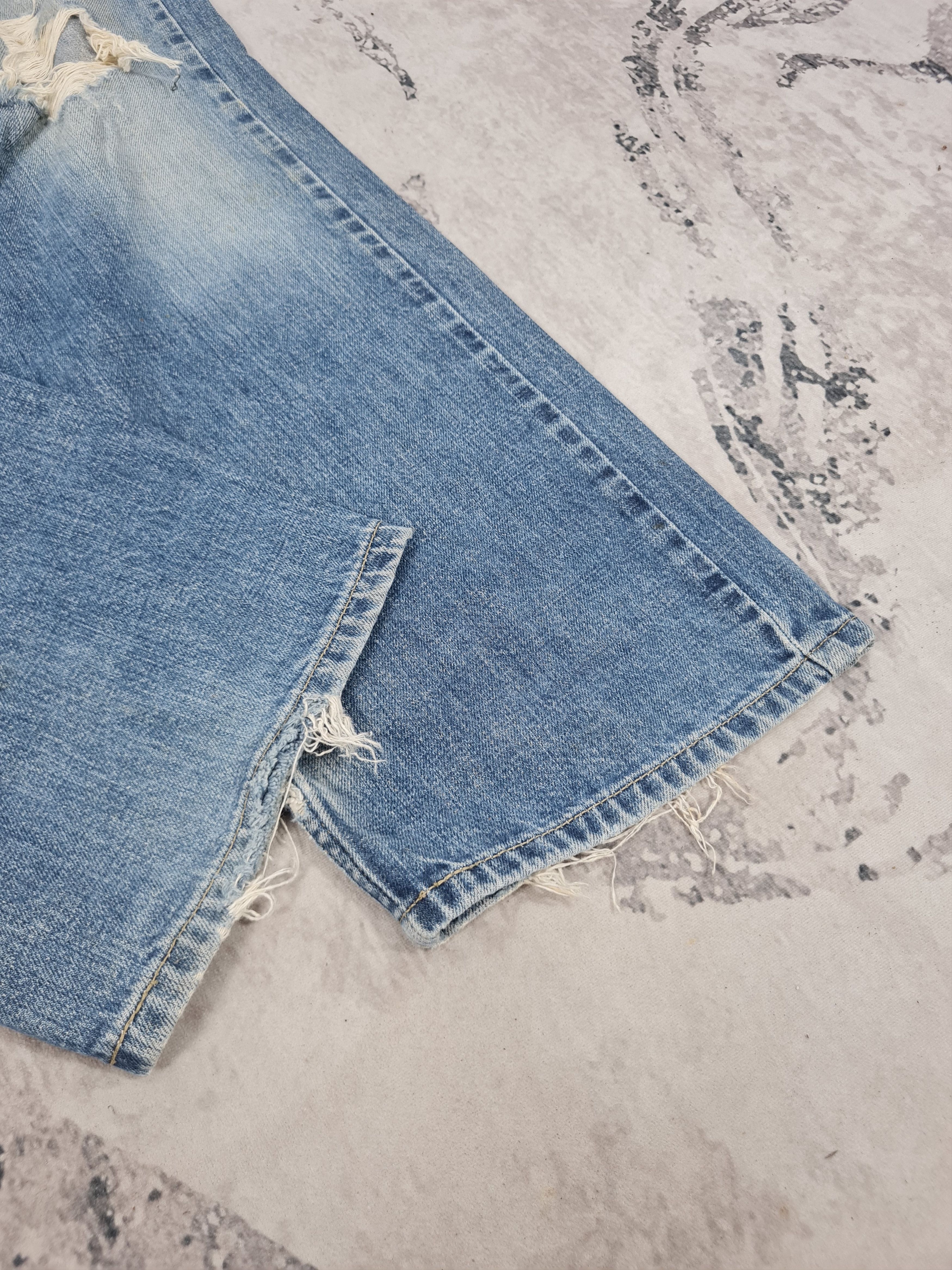 Levi's Vintage Clothing Vtg LEVIS 569 Distressed Ripeed Faded Jeans L0371 Size 35X31 Size US 35 - 8 Thumbnail