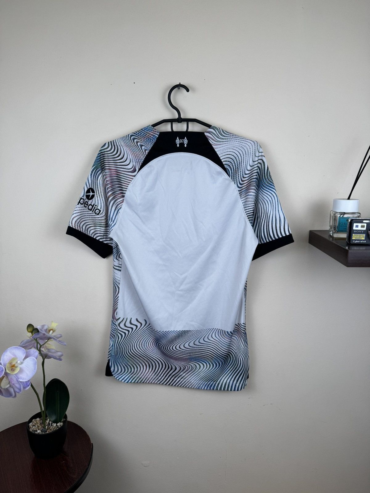 Nike Nike Liverpool Jersey 2022 2023 Away S Football Shirt Soccer Size US S / EU 44-46 / 1 - 2 Thumbnail