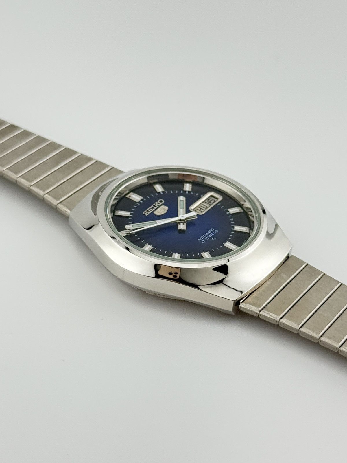 Seiko Seiko 5 Automatic Blue Gradient Dial Men’s Automatic Watch Size 36 - 6 Thumbnail