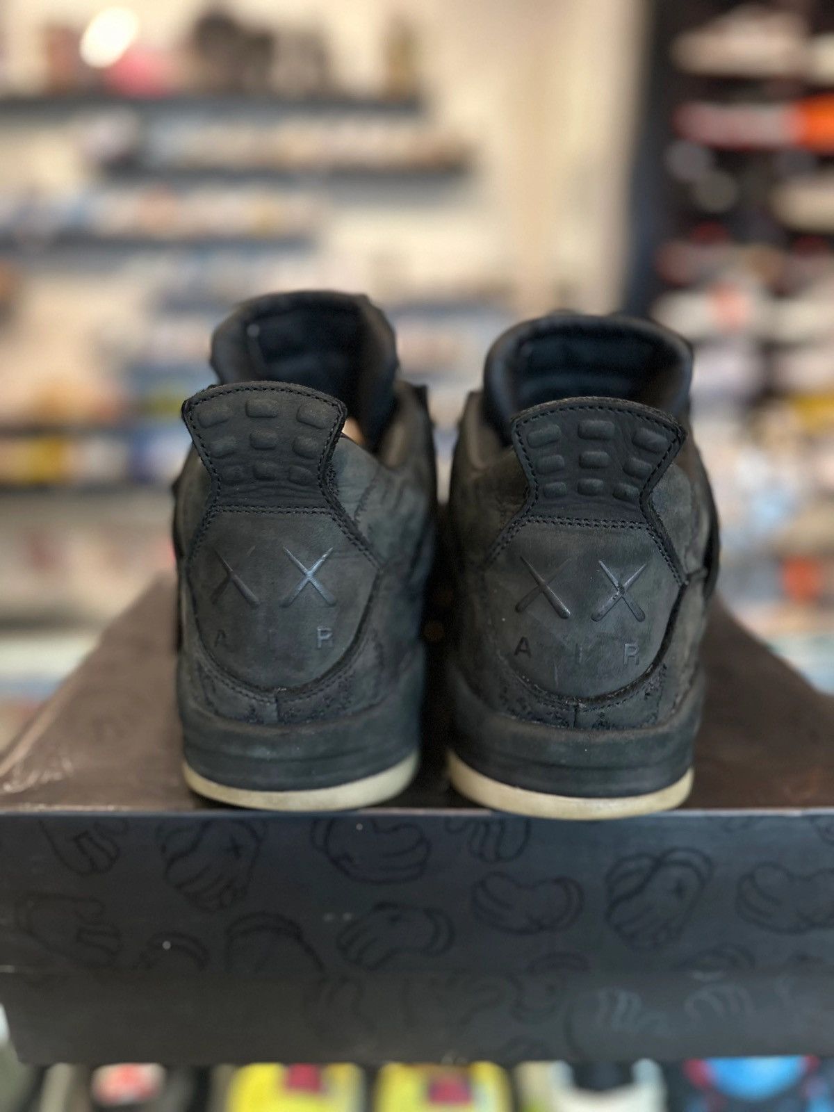 Jordan Brand × Kaws Jordan 4 Retro Kaws Black Clean OG Size 10.5 Size US 10.5 / EU 43-44 - 3 Thumbnail