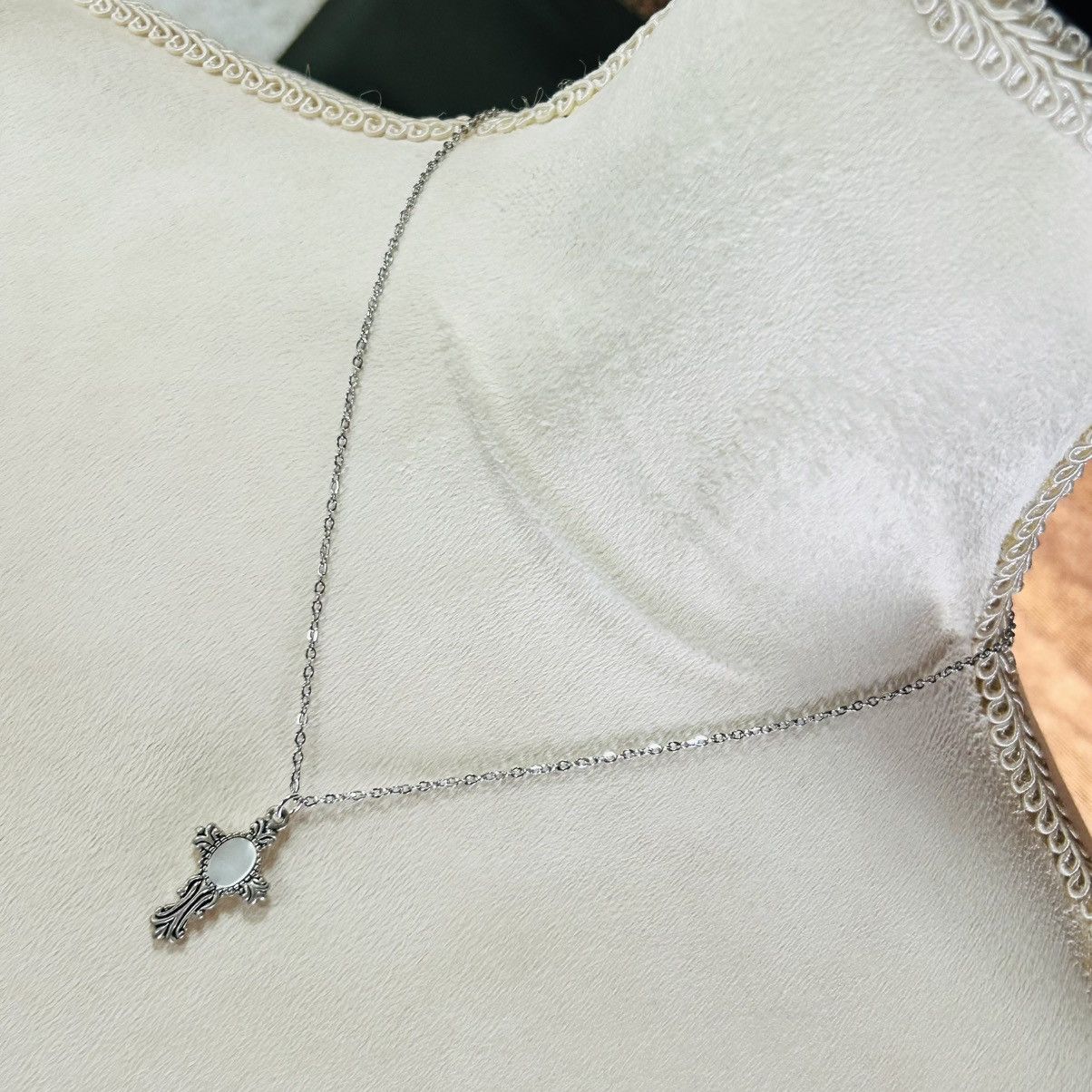 Handmade Handcrafted vintage filigree mother of pearl cross necklace Size ONE SIZE - 1 Thumbnail