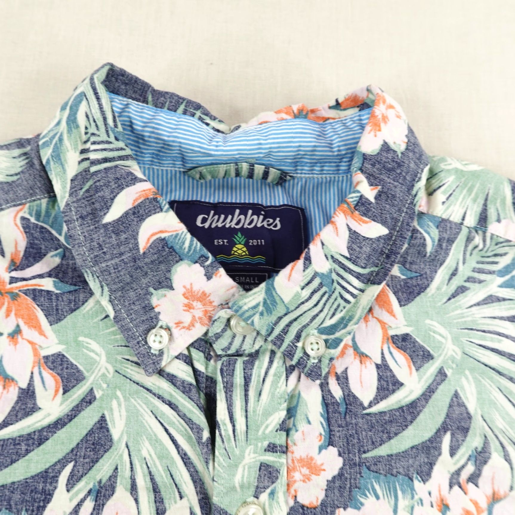 Chubbies Chubbies Shirt Small Mens Blue Floral Hawaiian Button-Up Short Sleeve Cotton Elastane Size US S / EU 44-46 / 1 - 2 Thumbnail