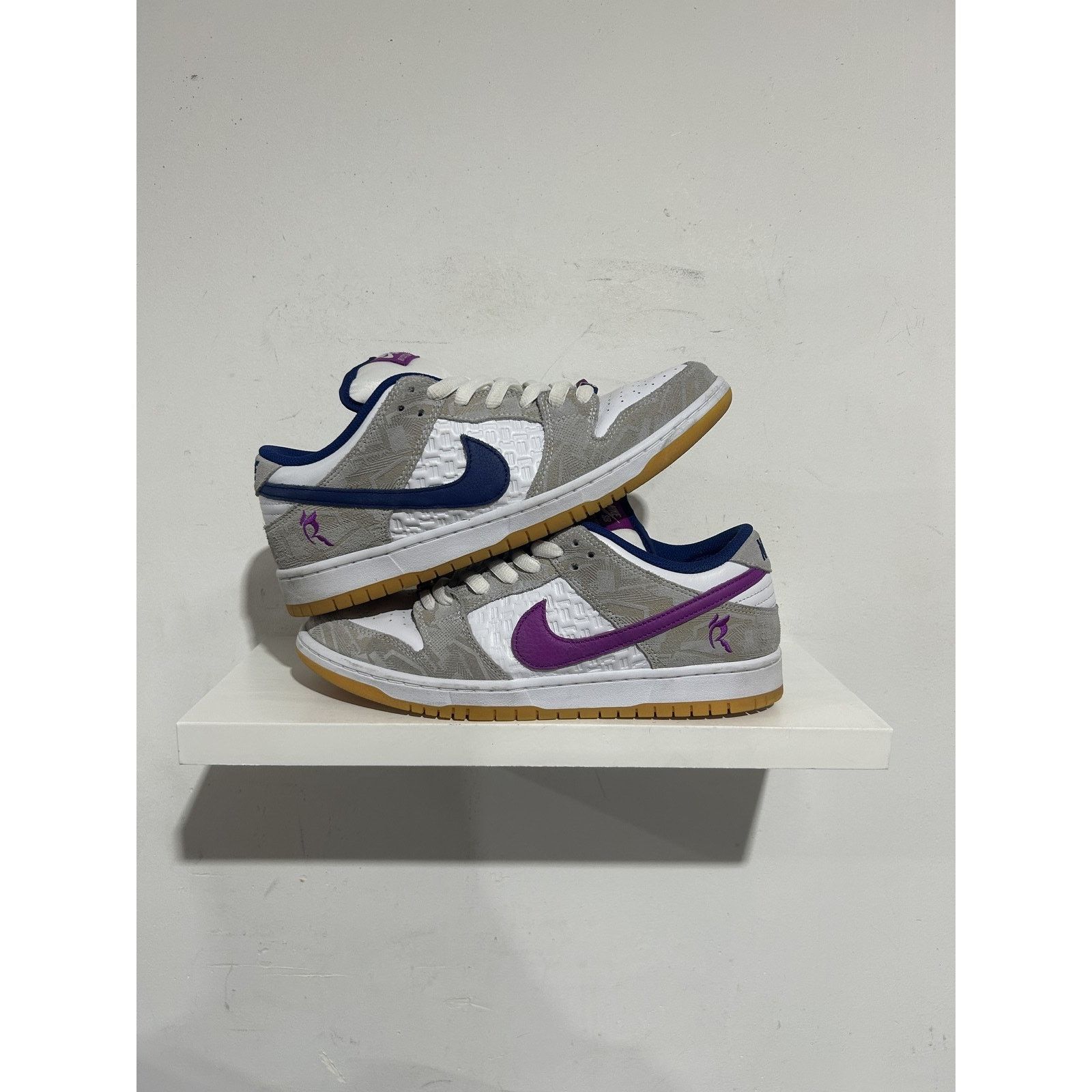 Nike NIKE SB DUNK LOW RAYSSA LEAL SIZE 10 PREOWNED Size US 10 / EU 43 - 1 Thumbnail