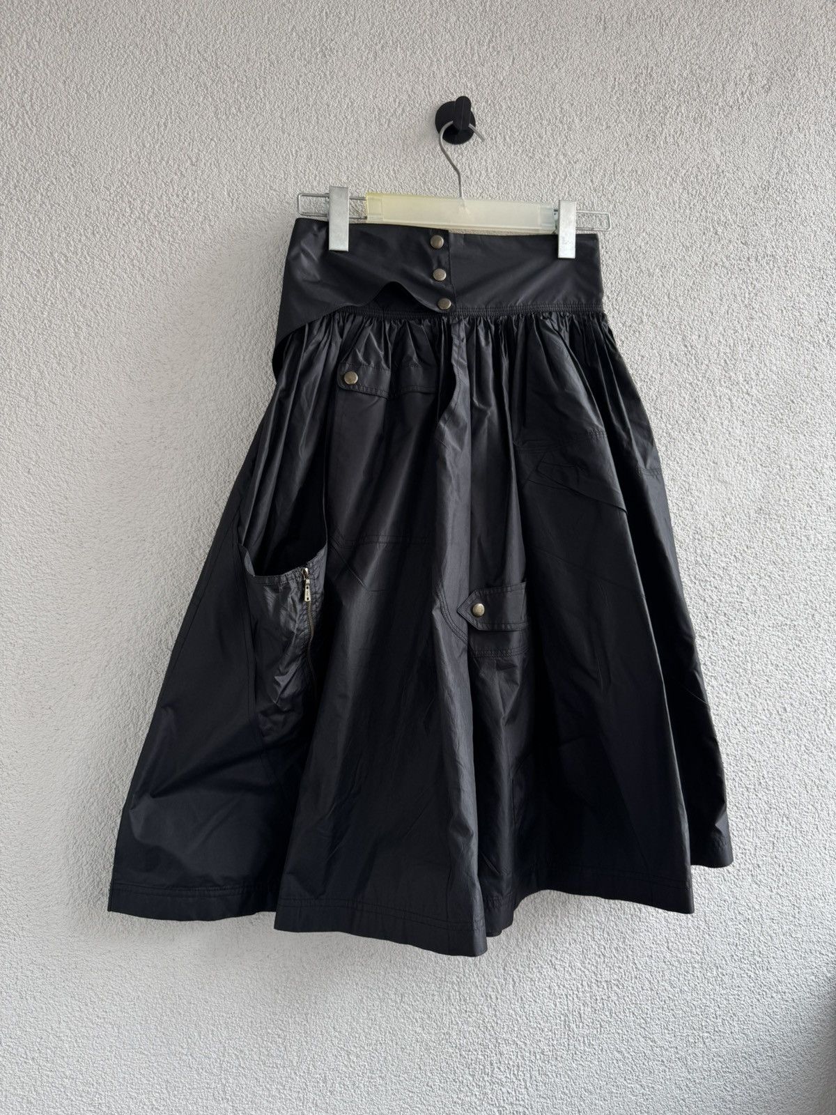 Yves Saint Laurent Yves Saint Laurent YSL Black Skirt High Waist Cargo Pocket Size 26" / US 2 / IT 38 - 2 Thumbnail