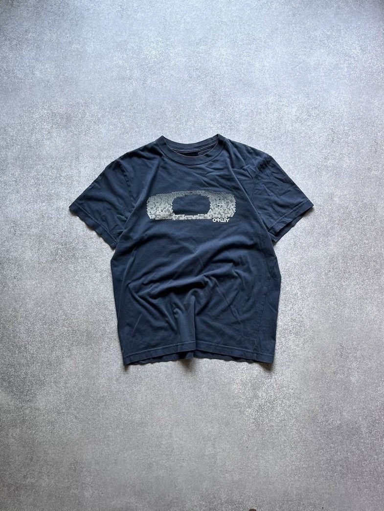 Oakley Vintage Oakley Archival Boxy T-shirt Y2K L Size US L / EU 52-54 / 3 - 1 Thumbnail