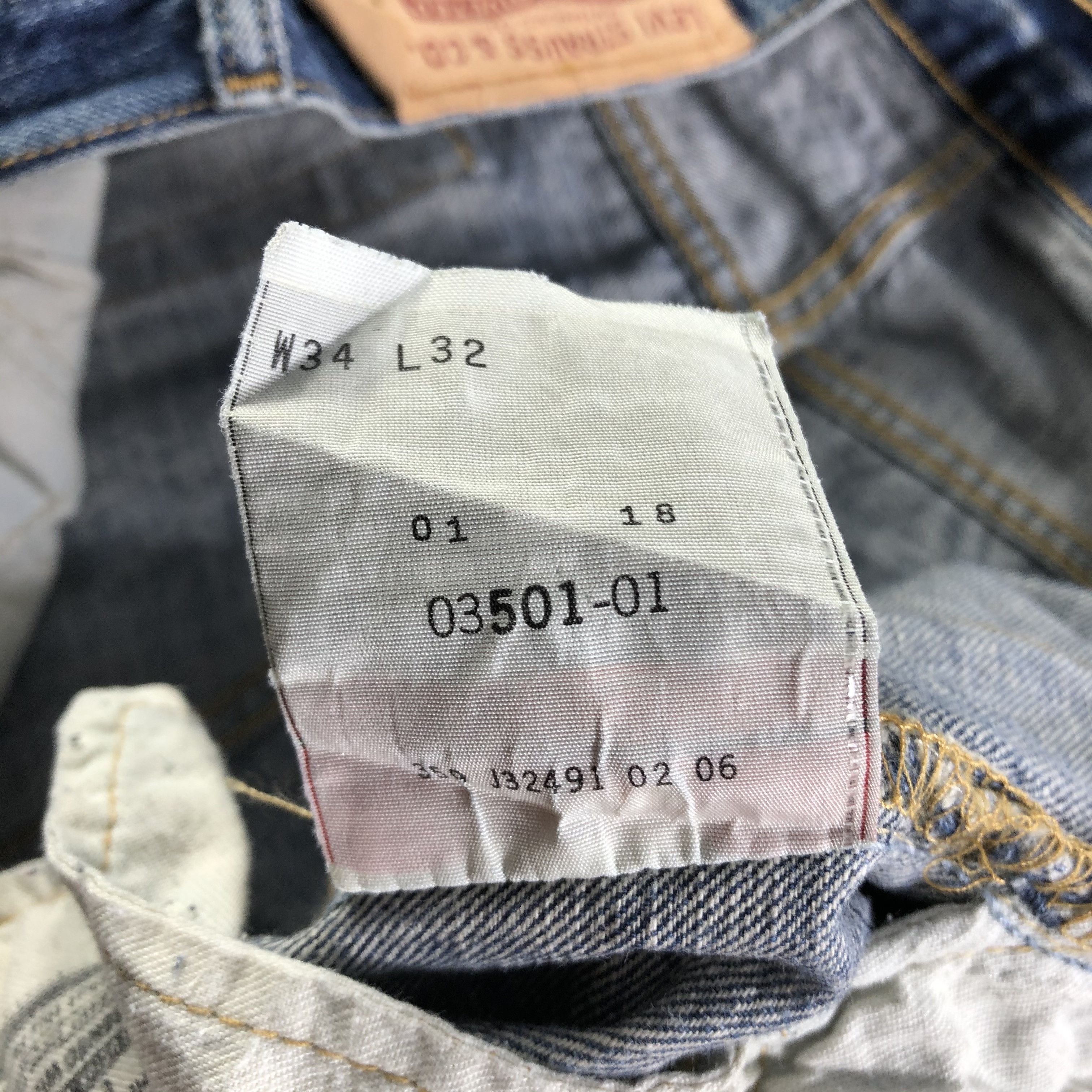 Levi's Vintage Levis 501 Jeans Faded Blue Denim KJ3153 Size US 34 / EU 50 - 11 Thumbnail