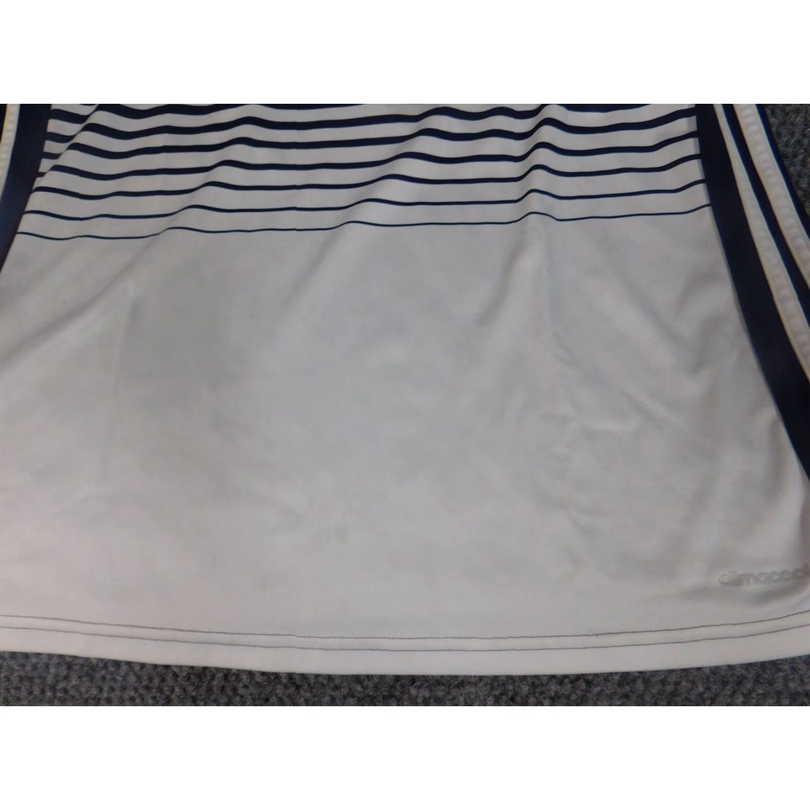 Adidas Adidas Shirt Womens XL Blue Jersey Short Sleeve Pullover Round Neck T-Shirt Regular Basic Casual Rose Pattern Knit Polyester Rayon Sportswear Size XL / US 12-14 / IT 48-50 - 4 Thumbnail