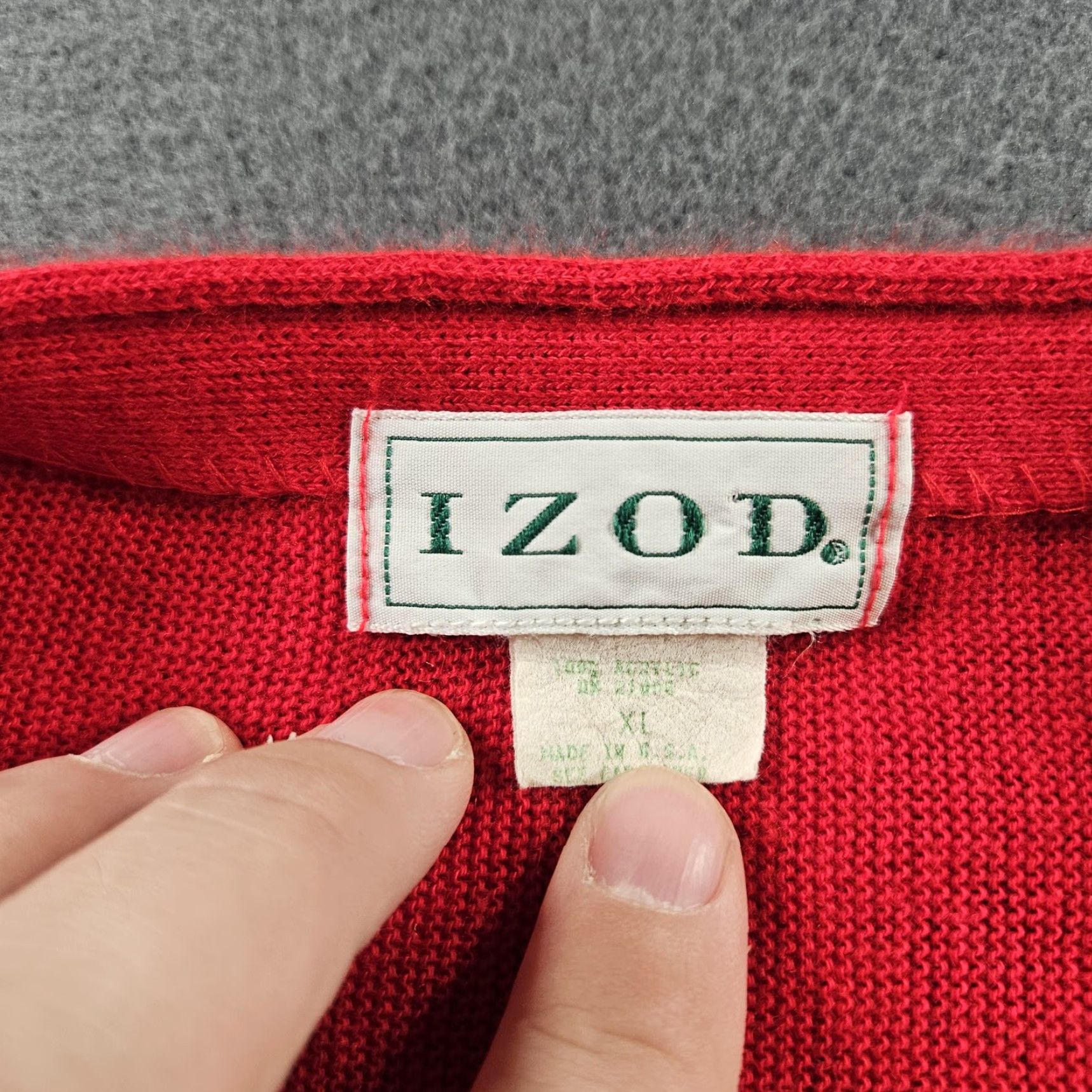 IZOD Cardigan Sweater Mens XL Red V-Neck Knit Crest Logo Preppy 