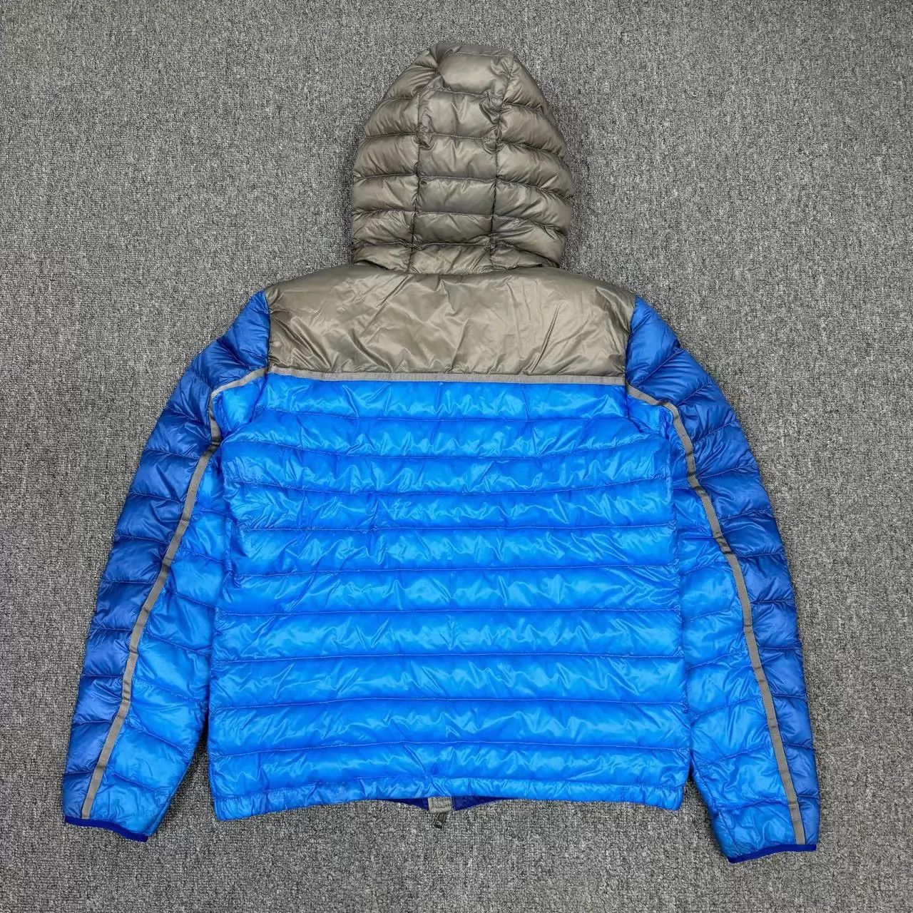 Moncler Moncler blue gray colorblocked logo hooded puffer 4 mint Size S / US 4 / IT 40 - 2 Thumbnail