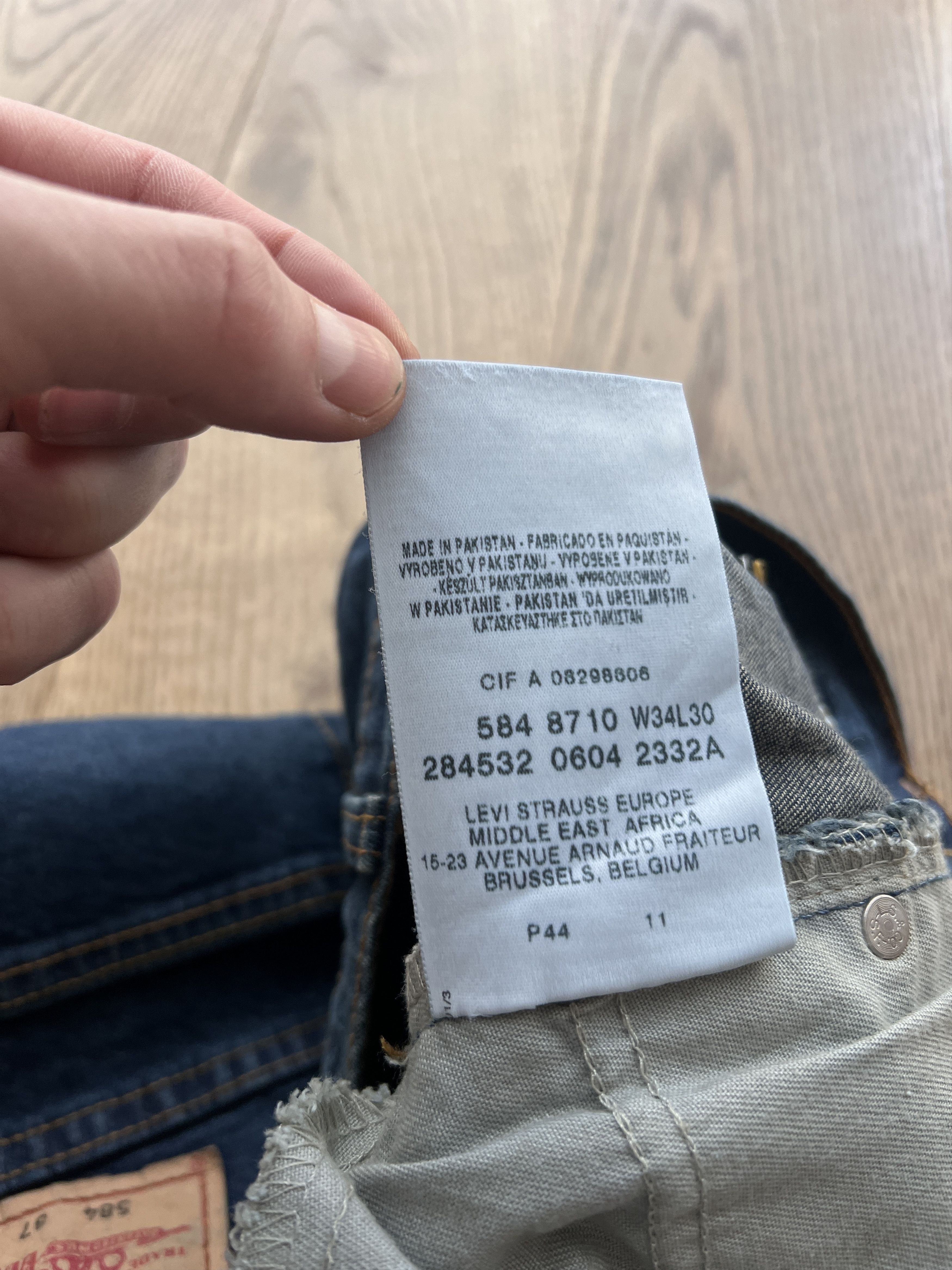 Levi's Vintage Clothing RARE Levis Flared Boot Cut Denim vintage 00s Retro Jeans y2k Size US 34 / EU 50 - 16 Thumbnail