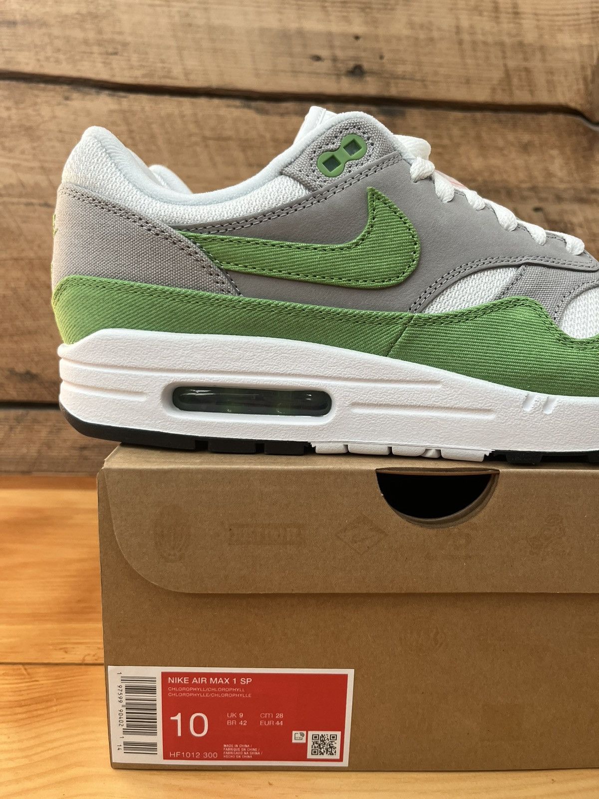 Nike × Patta Nike x Patta Air Max 1 Chlorophyll 20th Anniversary 2024 Size US 10 / EU 43 - 2 Thumbnail