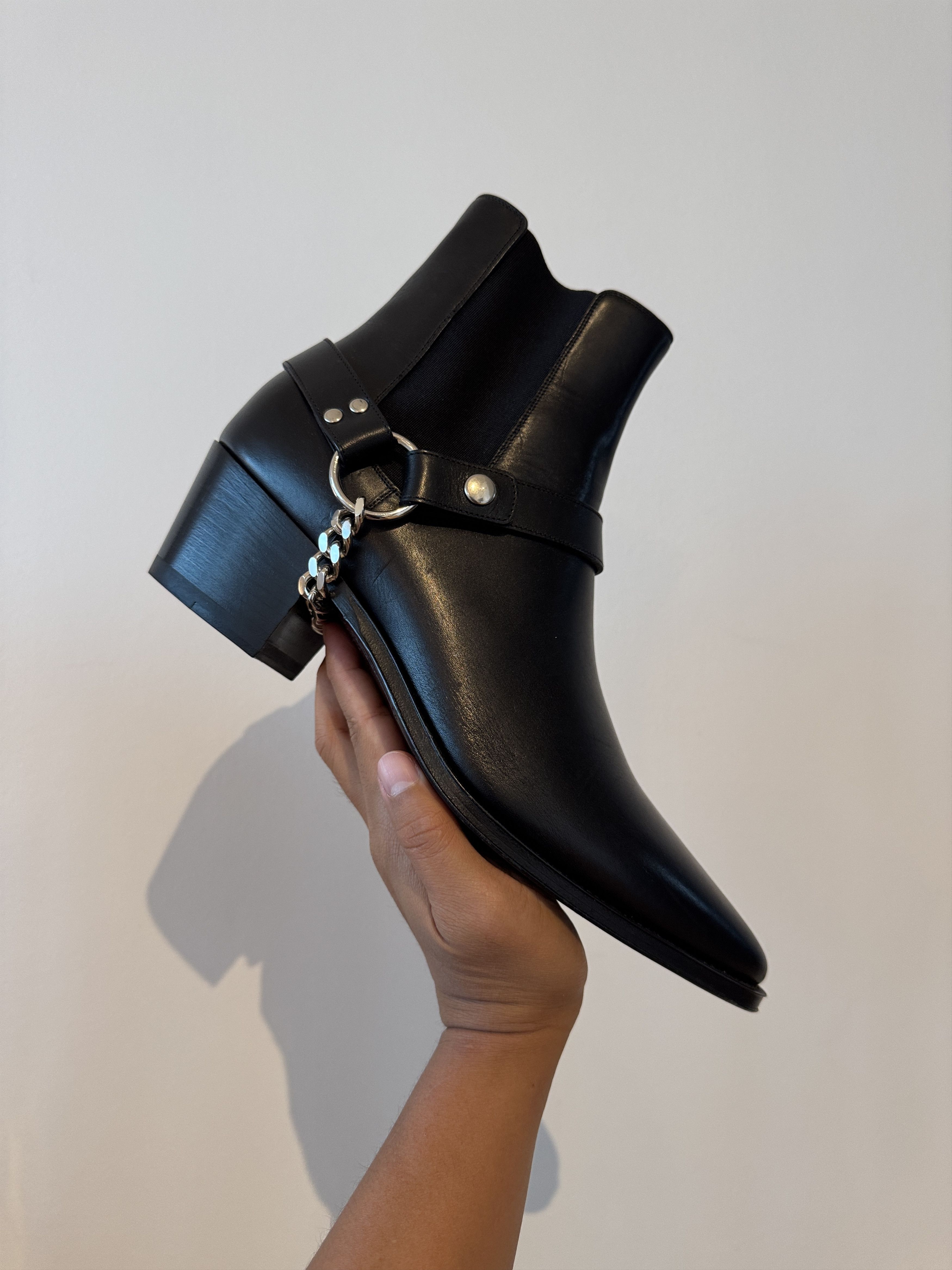 CELINE Camargue Biker Chain Chelsea Boot In Calfskin display picture 1