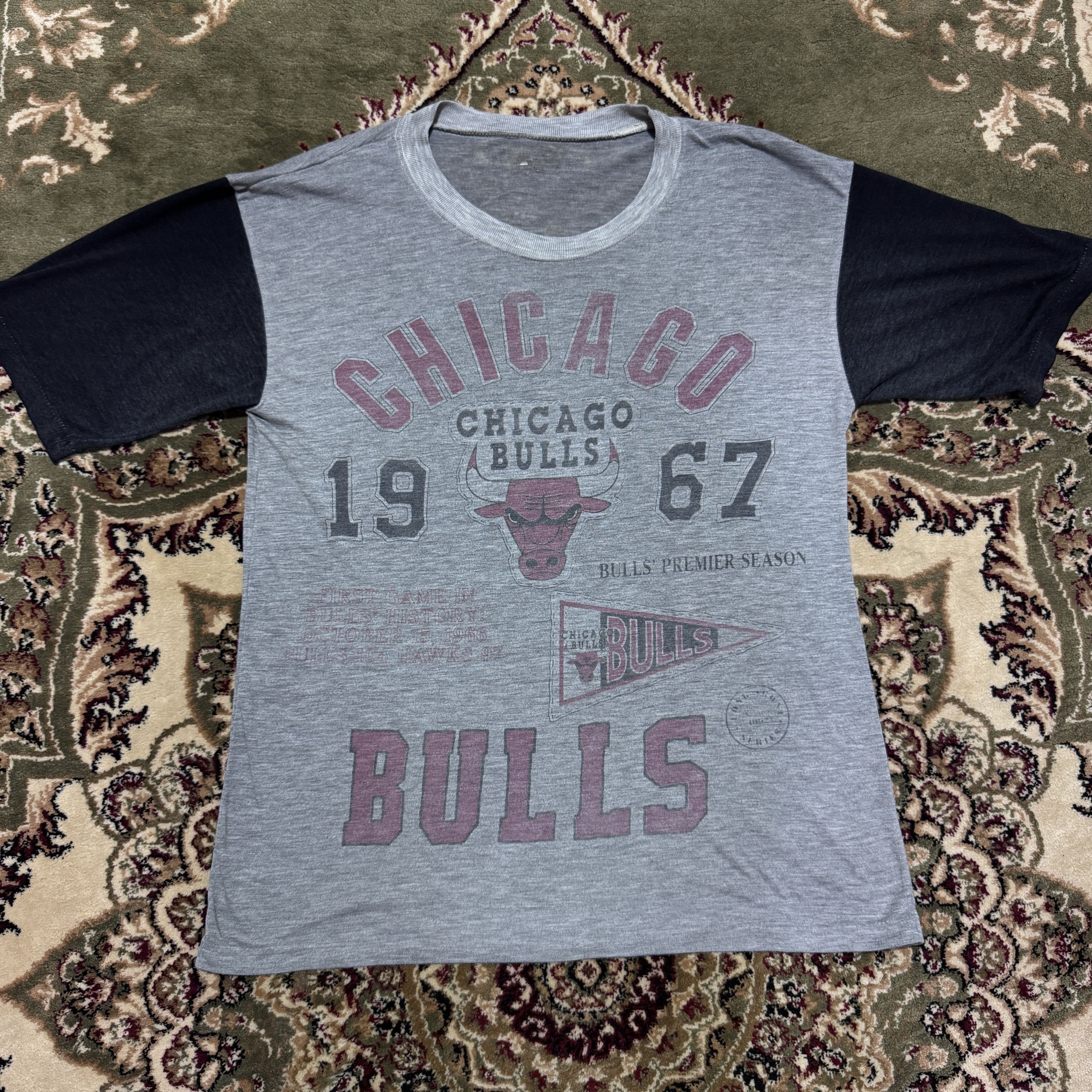 Vintage Vintage NBA Chicago Bulls Paper Thin T shirt Size US M / EU 48-50 / 2 - 1 Thumbnail