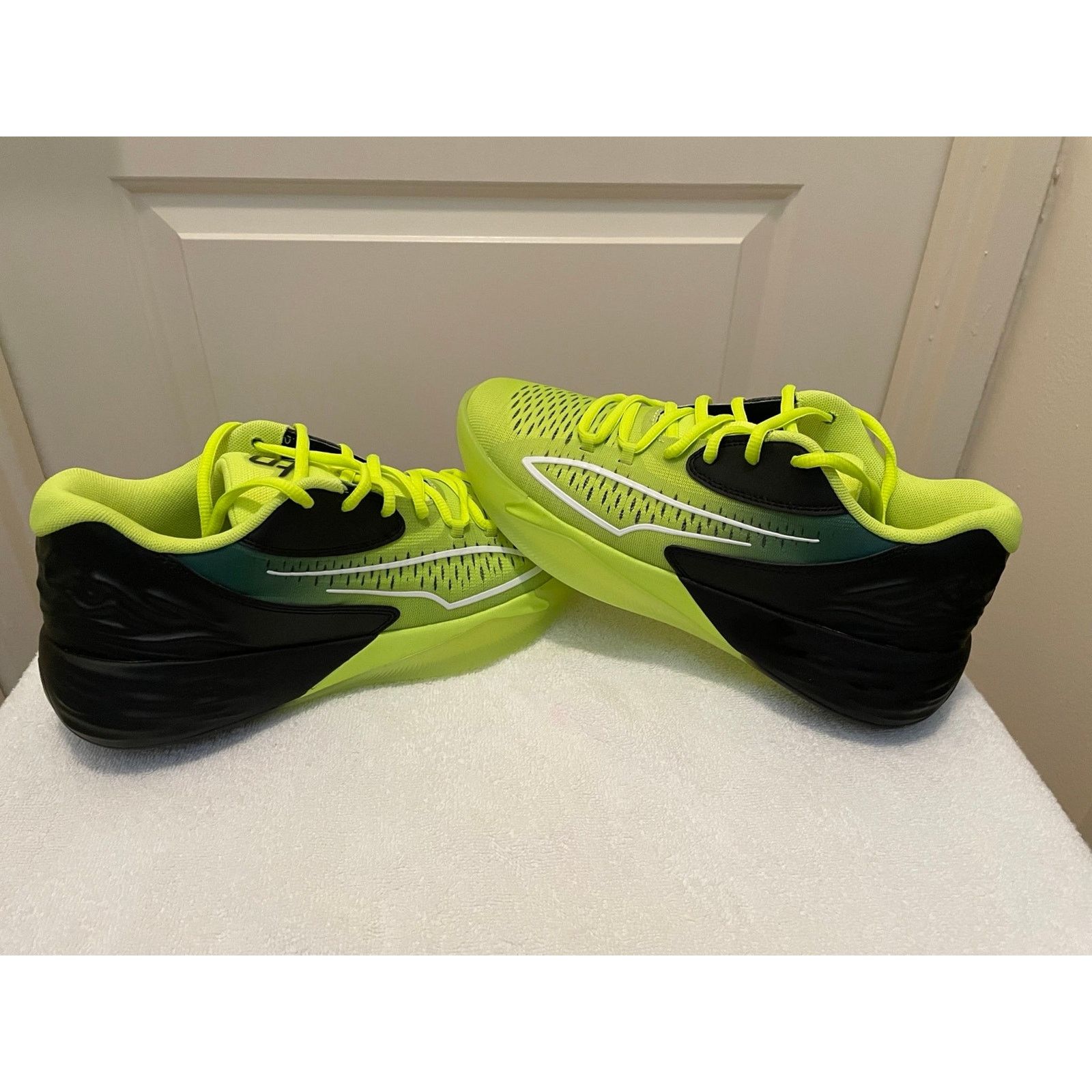 Puma Puma Stewie 1 Quiet Fire Sneaker- Women’s Size 9 Size US 9 / IT 39 - 2 Thumbnail