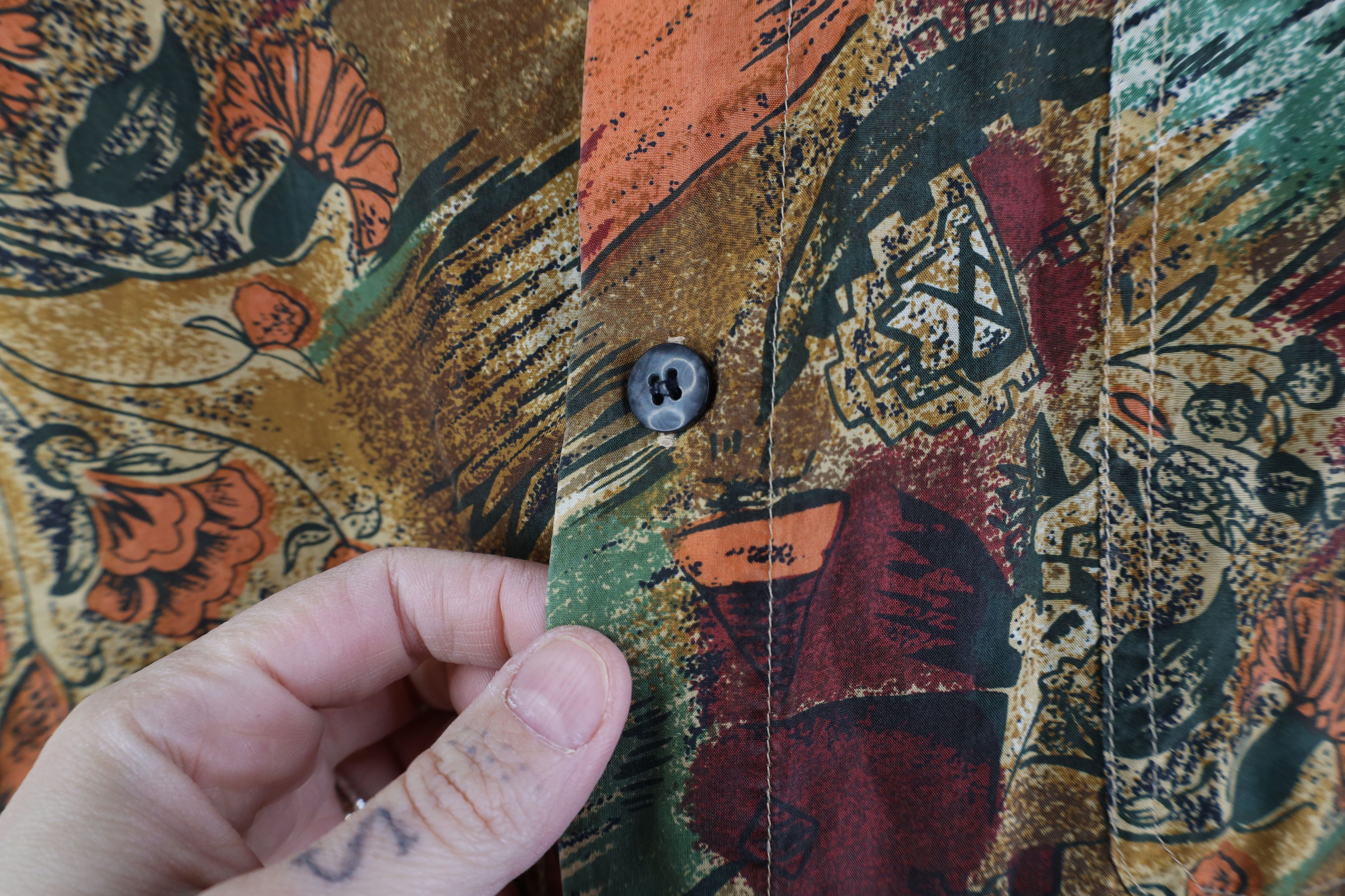 Vintage Vintage 90s Streetwear Silk Baggy Collared Button Shirt Size US L / EU 52-54 / 3 - 4 Thumbnail