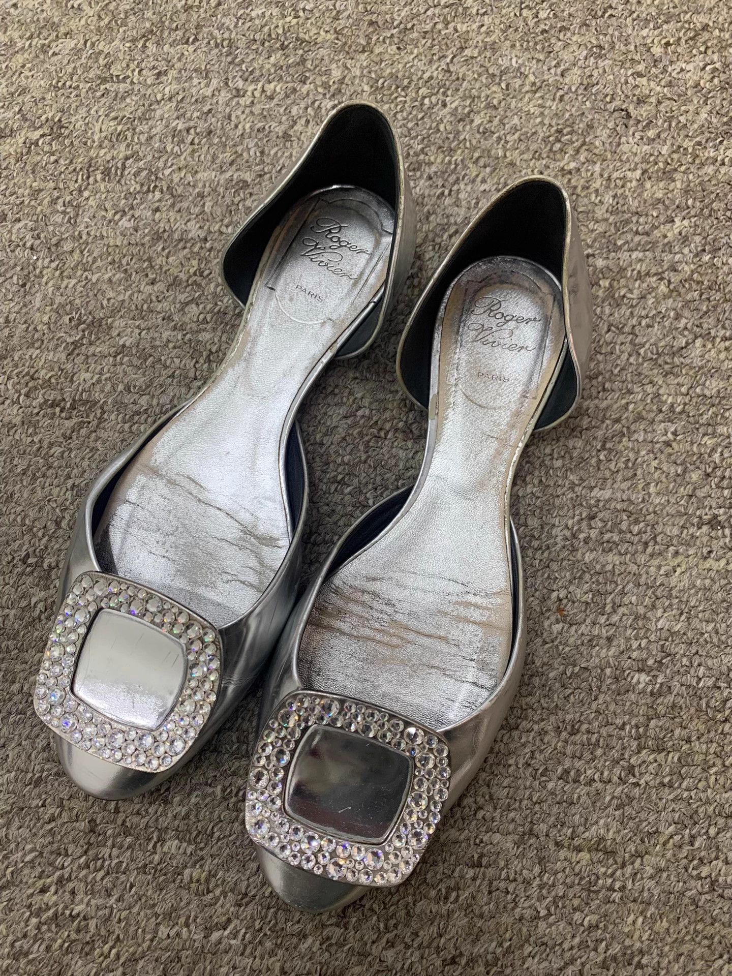 Roger Vivier Roger Vivier silver buckle flats w/ sole prot 36.5 Size US 5.5 / IT 35.5 - 1 Thumbnail