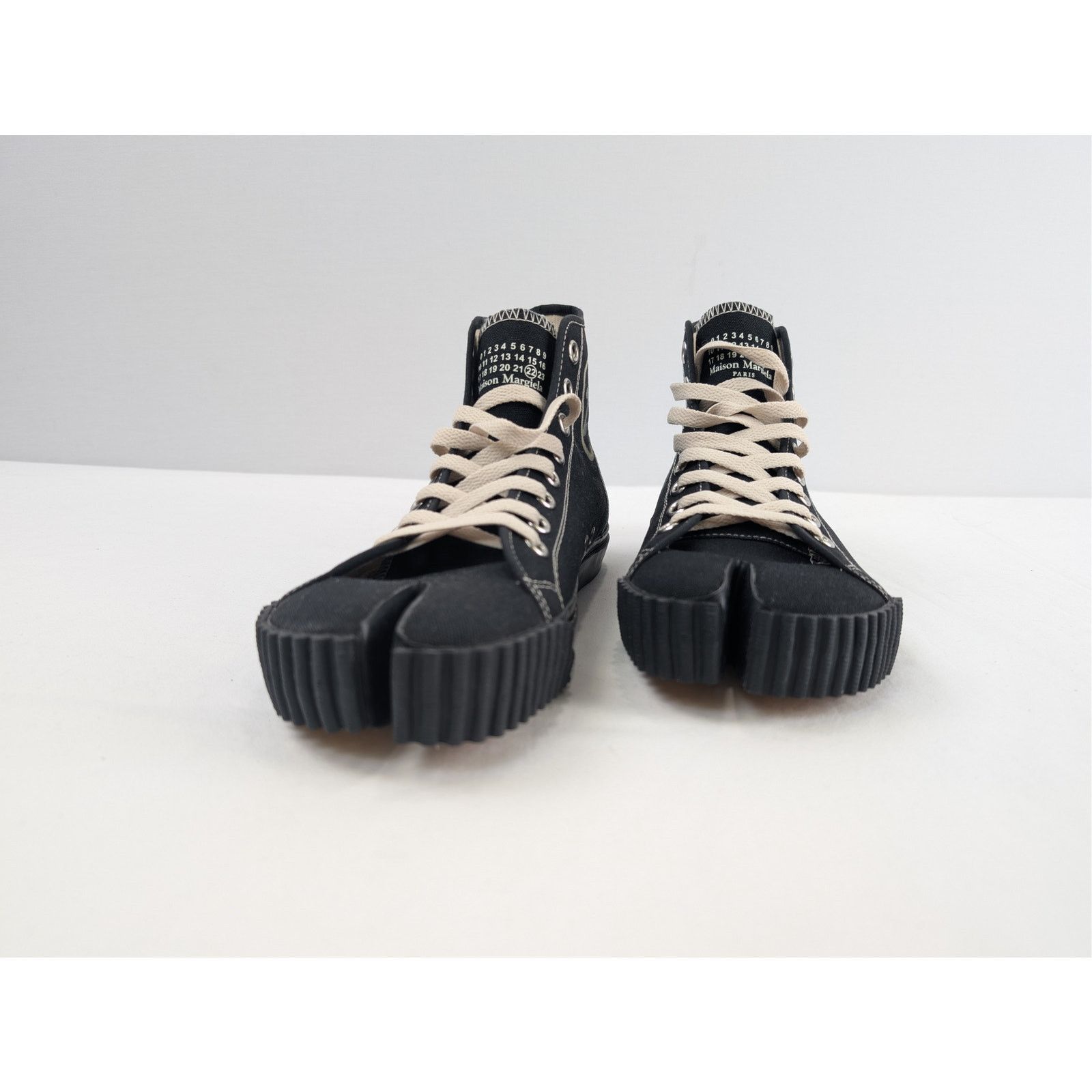 Maison Margiela o1rshd1 Q:2 / Tabi High Top Sneakers in Black/Beige Size US 10.5 / EU 43-44 - 7 Thumbnail