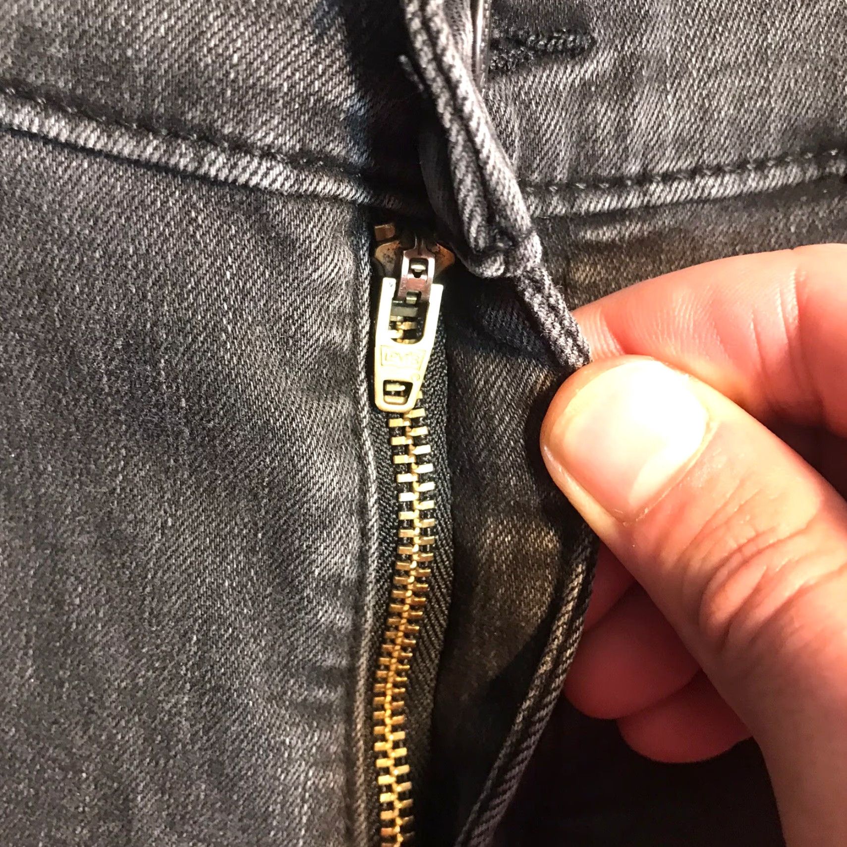 Levi's Levi's 710 Super Skinny Jeans Womens Black Distressed 31 Inseam 29 Inseam 5-Pocket Zip Belt Loops Slim Cotton Blend Denim Jeans Size 24" / US 00 / IT 34 - 6 Thumbnail