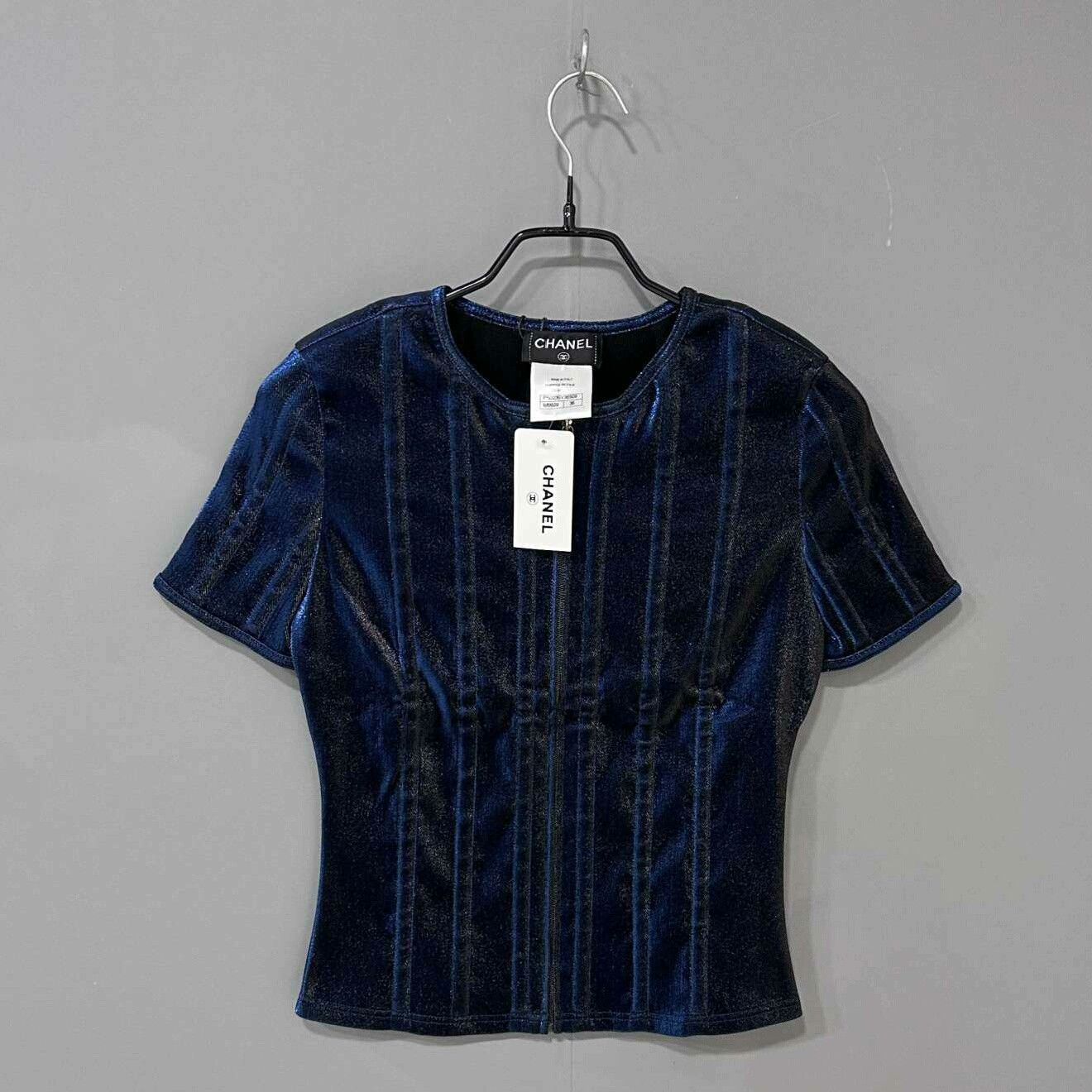 Chanel Chanel Glow T-Shirt M Women Size M / US 6-8 / IT 42-44 - 1 Thumbnail