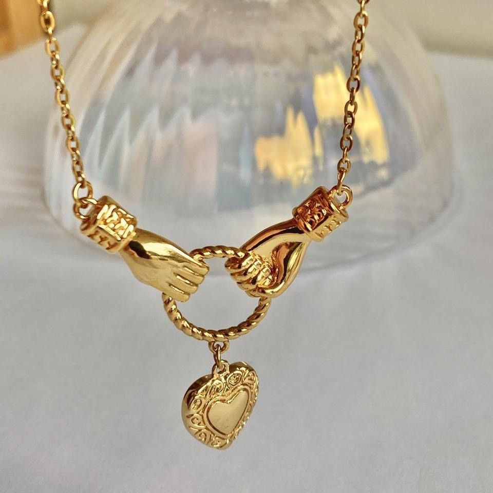 Galeries Lafayette ✨ Gold Necklace ✨ Love hands Size ONE SIZE - 2 Thumbnail