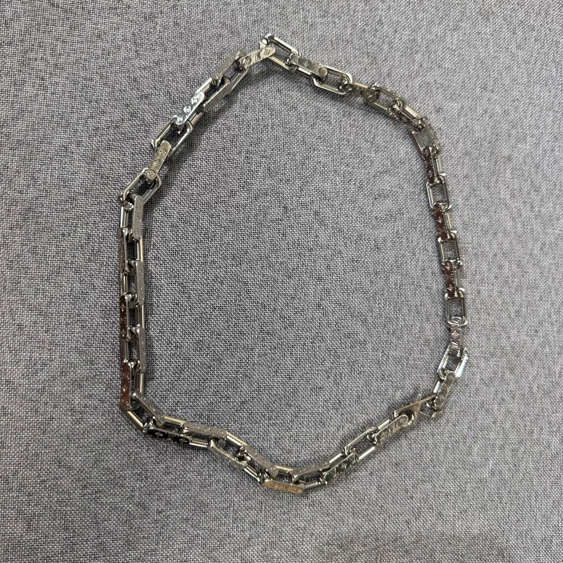 Louis Vuitton Louis Vuitton Necklace OS Women Size ONE SIZE - 1 Thumbnail