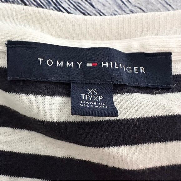 Tommy Hilfiger Classic Tommy Hilfiger Striped T-Shirt Size XS / US 0-2 / IT 36-38 - 4 Thumbnail
