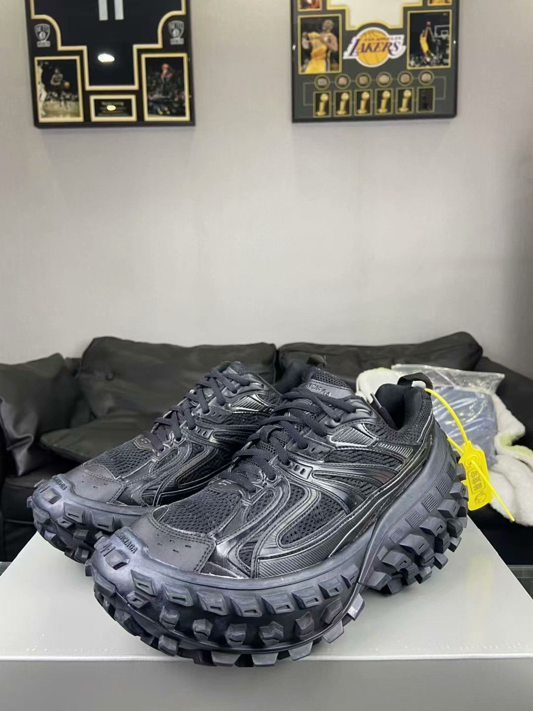 Balenciaga Balenciaga Black Lowtop Sneakers 8.5 Men Size US 8.5 / EU 41-42 - 1 Thumbnail