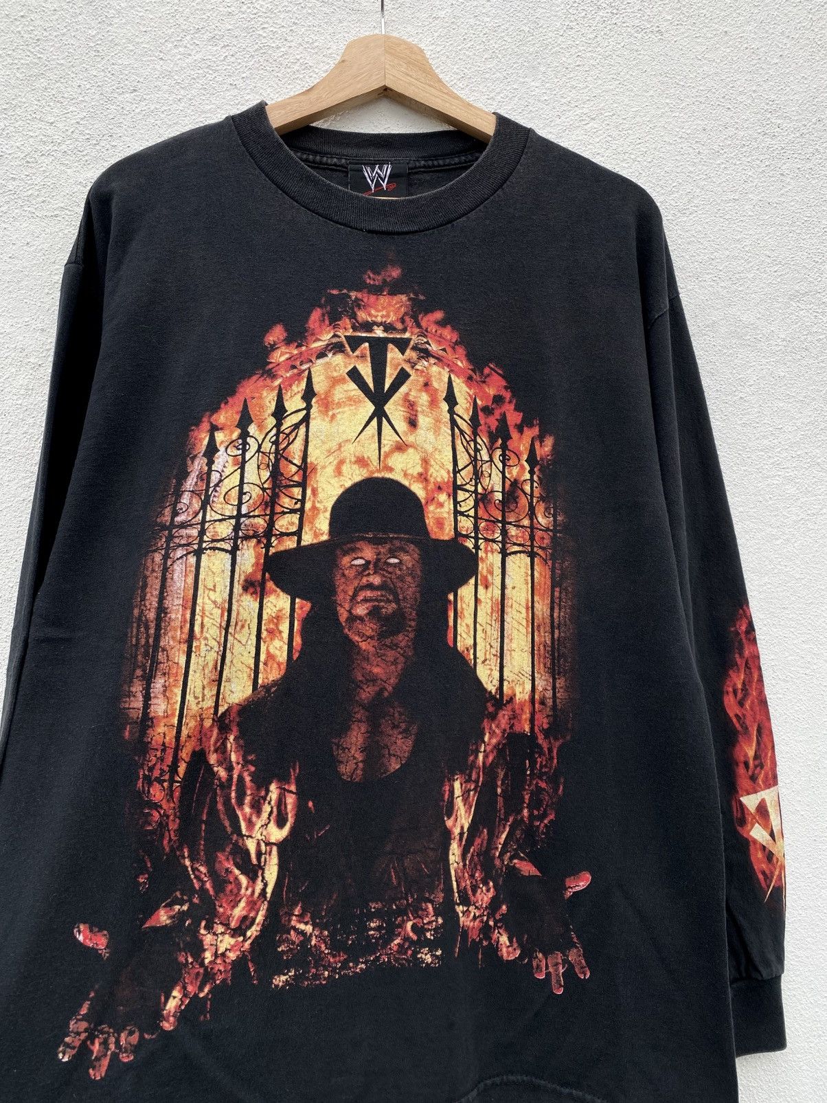 WWE Vintage Rare The Undertaker Hell’s Gate Flame Long Sleeve Size US L / EU 52-54 / 3 - 1 Thumbnail