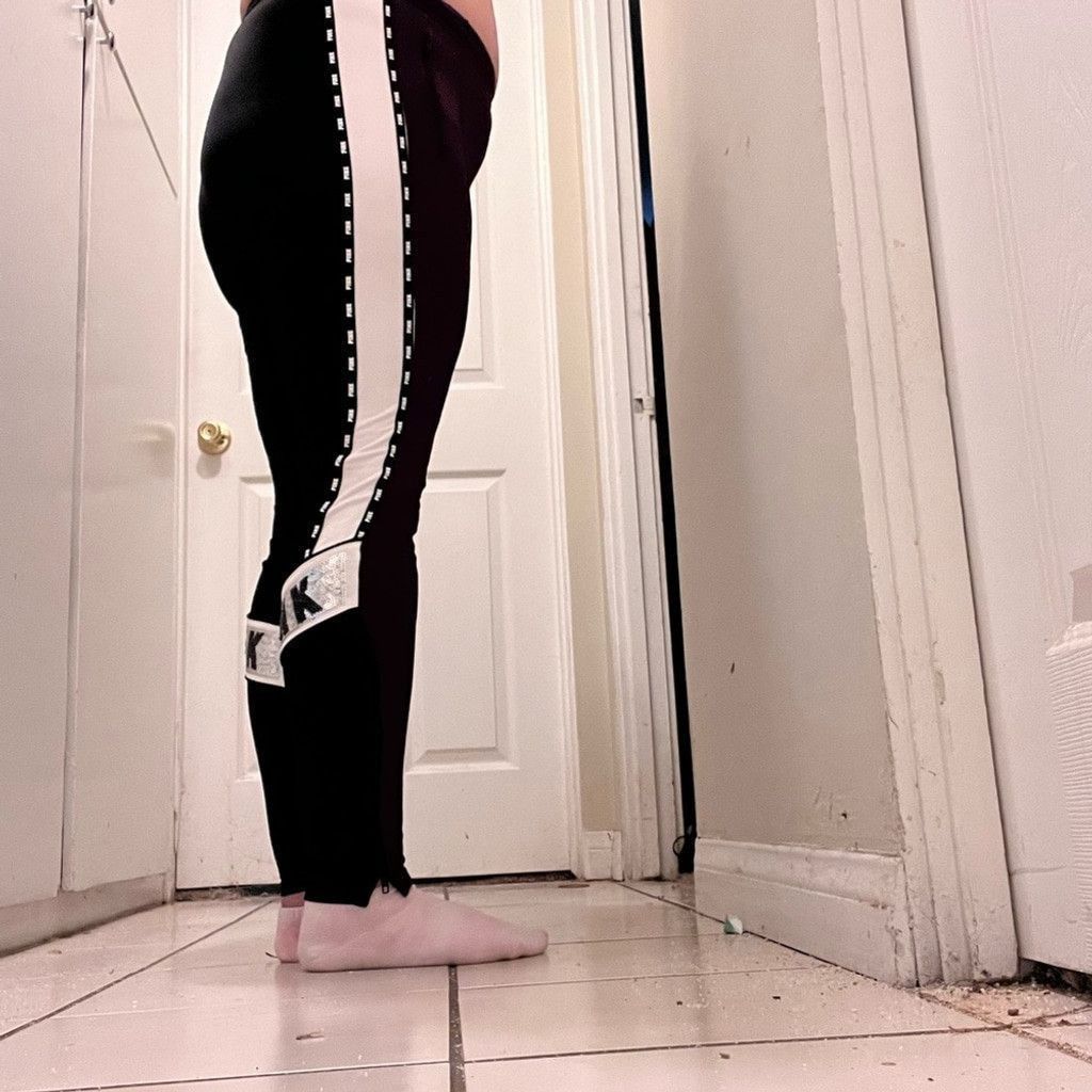 Victoria's Secret HTF Victoria's Secret Sequin bling burgundy skinny joggers S Size 27" / US 4 / IT 40 - 7 Thumbnail