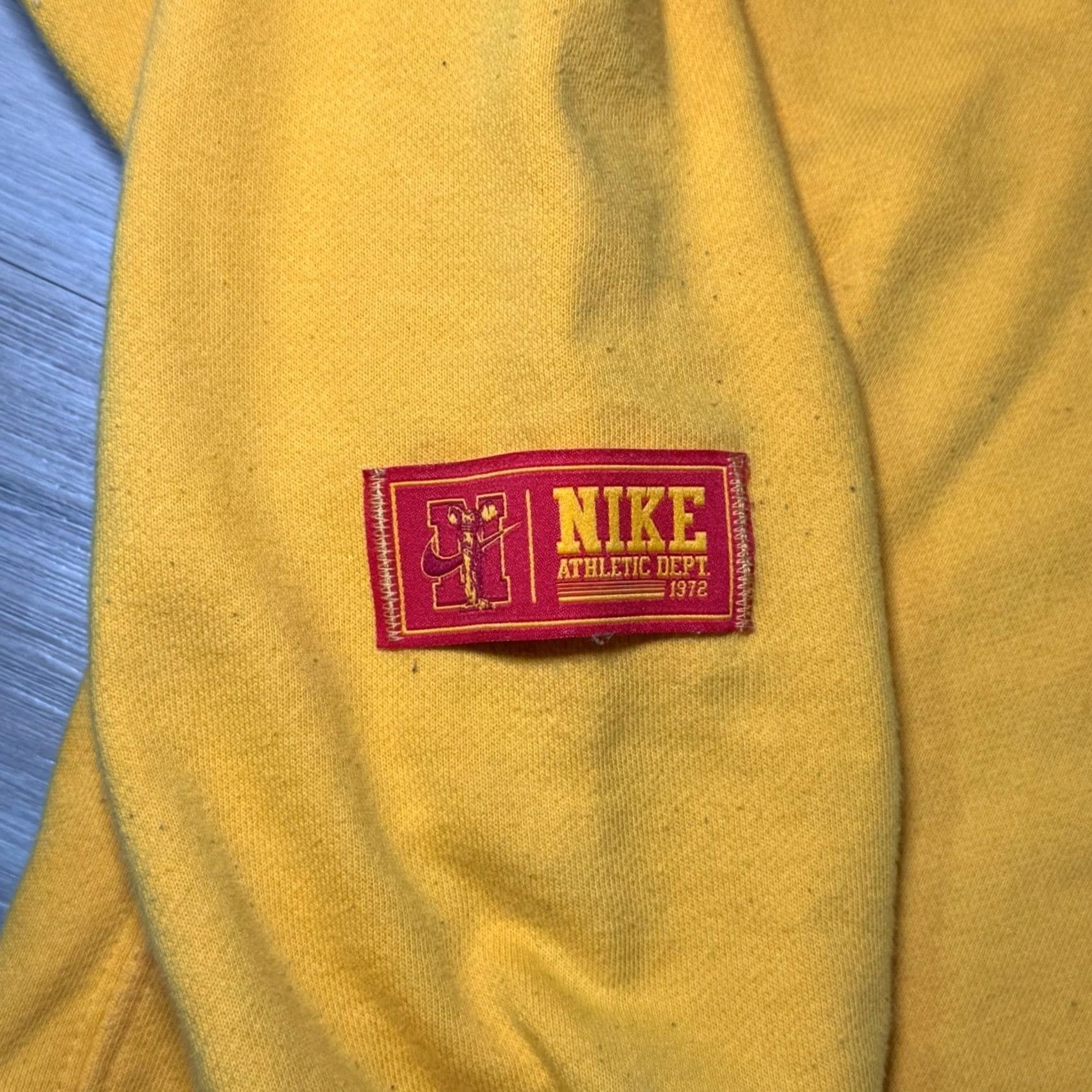 Nike Nike Athletic Dept Sweatshirt Crewneck Yellow Red Mens L Size US L / EU 52-54 / 3 - 2 Thumbnail
