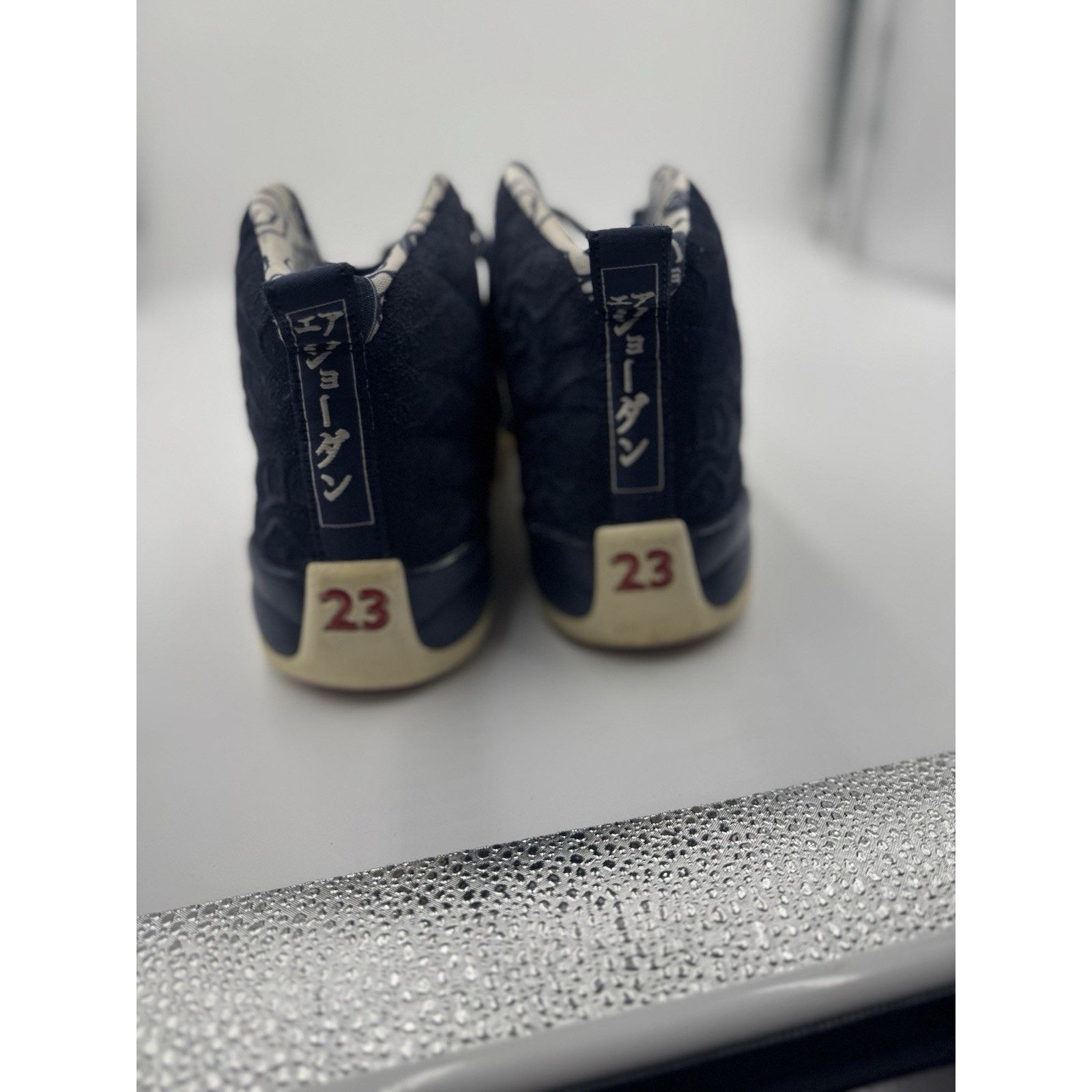 Jordan Brand Nike Air Jordan XII 12 International Flight White Navy 7y Size US 8.5 / IT 38.5 - 4 Thumbnail