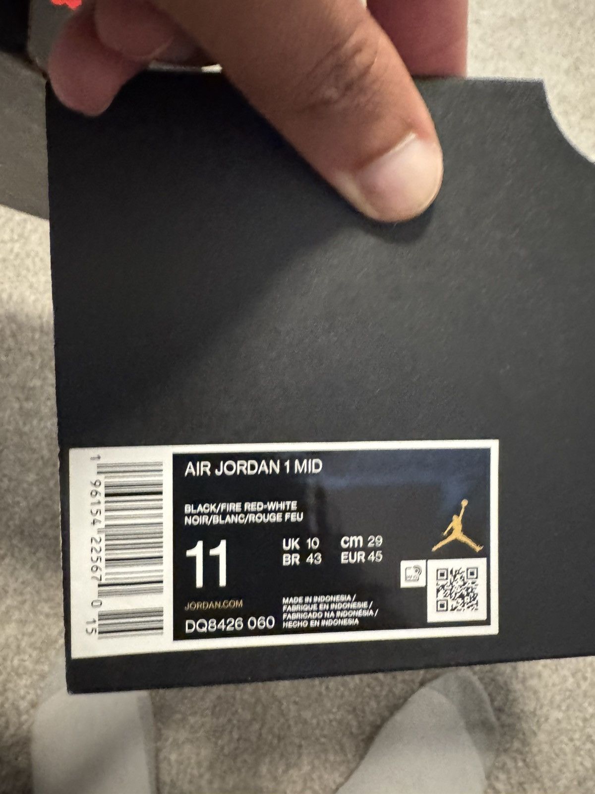 Nike Air Jordan 1 MID Size US 11 / EU 44 - 7 Thumbnail
