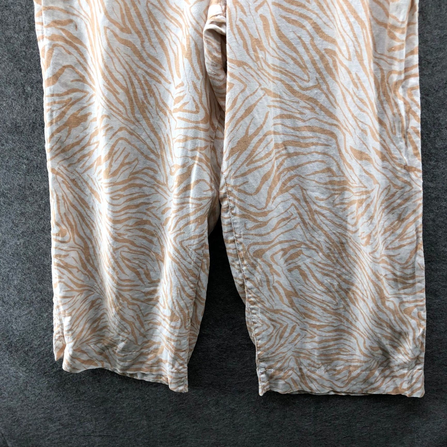 Cynthia Rowley Cynthia Rowley 100% Linen Wide Leg Crop Pants Womens M Tan Animal Print White Size 32" / US 10 / IT 46 - 4 Thumbnail