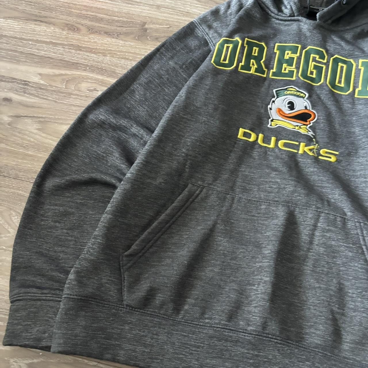 Vintage Crazy Vintage Y2K/2000s Oregon Ducks Grey Pullover Hoodie! Size M Size US M / EU 48-50 / 2 - 3 Thumbnail