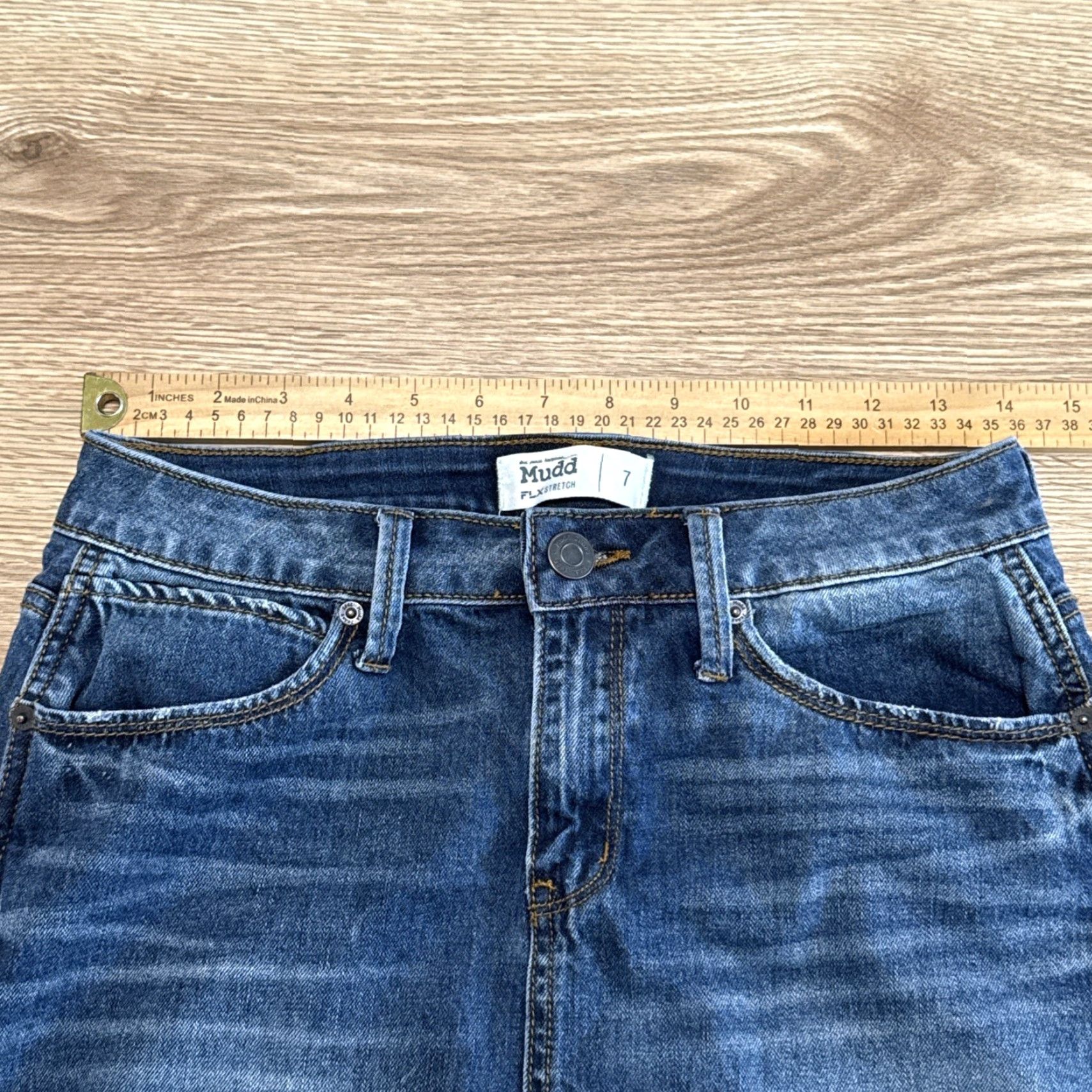 Vintage VINTAGE Mudd Women's Denim Skirt Size 7 Short Mini Stretch Blue Distressed Size 28" / US 6 / IT 42 - 4 Thumbnail