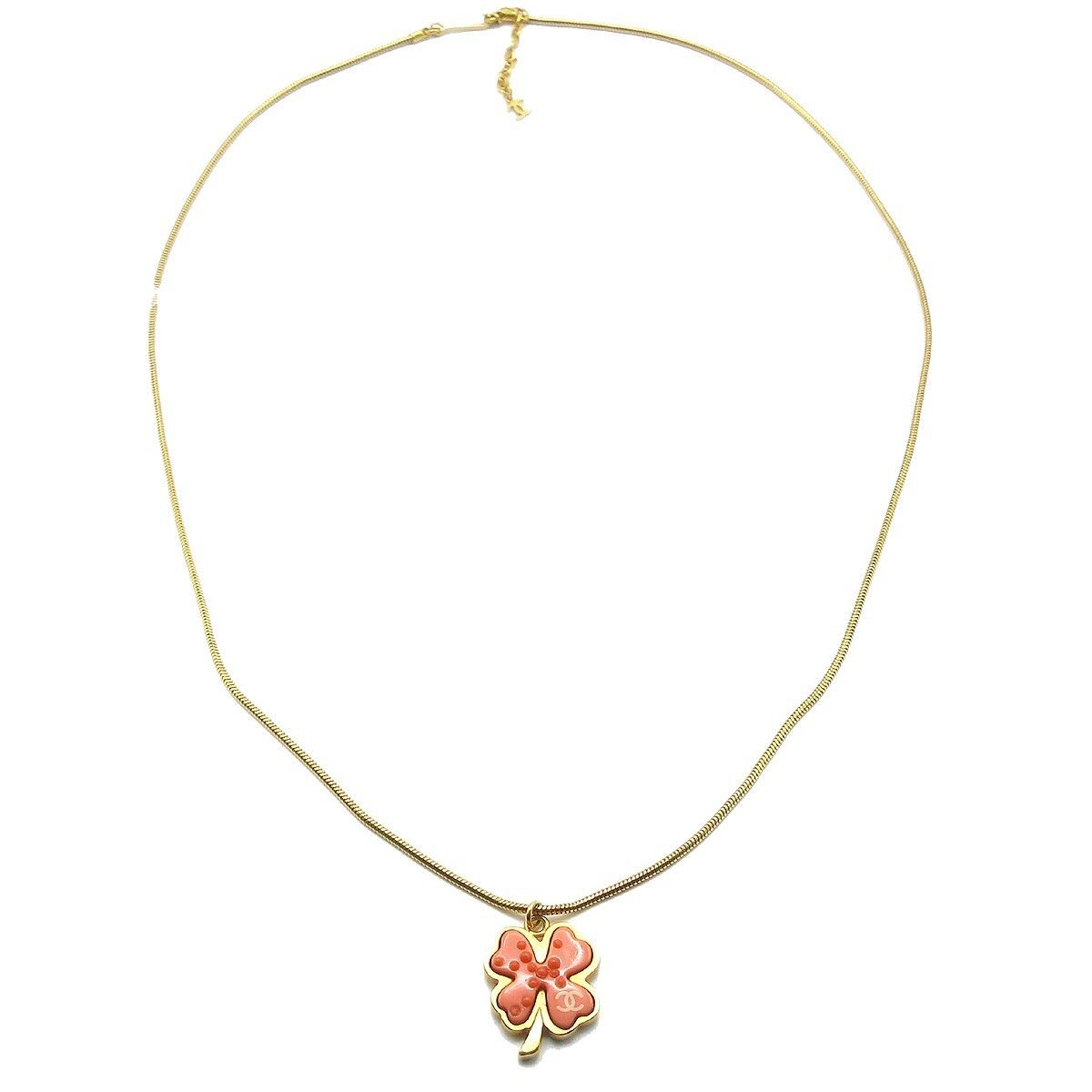 Chanel Chanel Vintage CC Clover Pendant Necklace Resin Size ONE SIZE - 1 Thumbnail