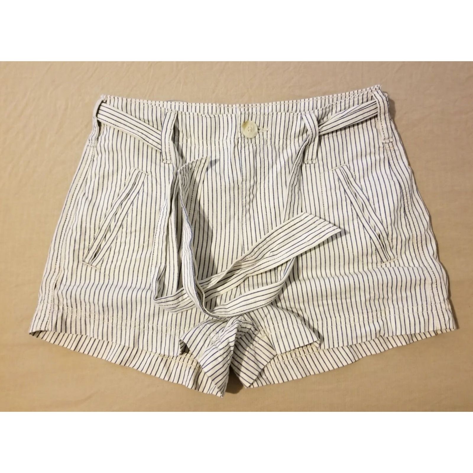 American Eagle Outfitters Womens American Eagle Outfitters Shorts Khaki White Cotton Chino Size 00 Womens Girls? Size 24" / US 00 / IT 34 - 2 Thumbnail