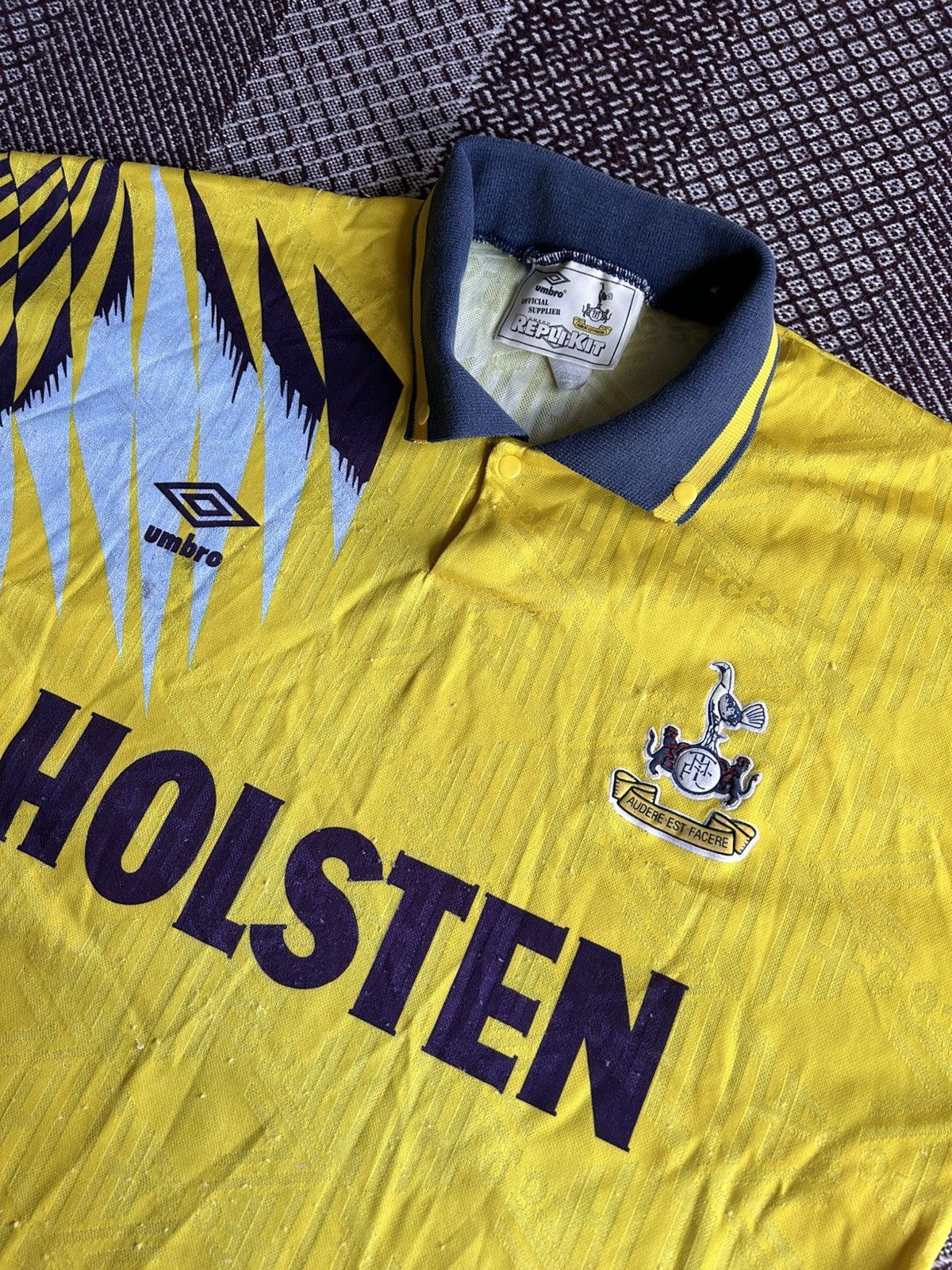 Umbro Umbro Vintage Tottenham Hotspurs FC 1991-95 Football Jersey Size US M / EU 48-50 / 2 - 3 Thumbnail