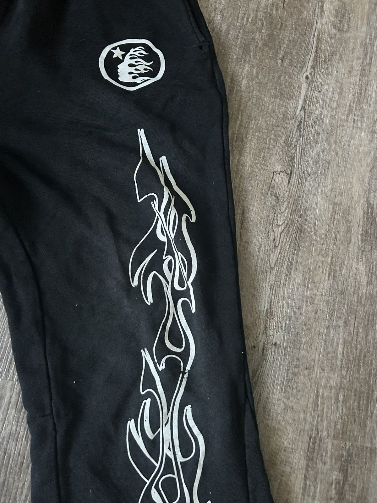 HELLSTAR Hellstar Racer flame sweatpants 2023 capsule 10 Size US 34 / EU 50 - 2 Thumbnail