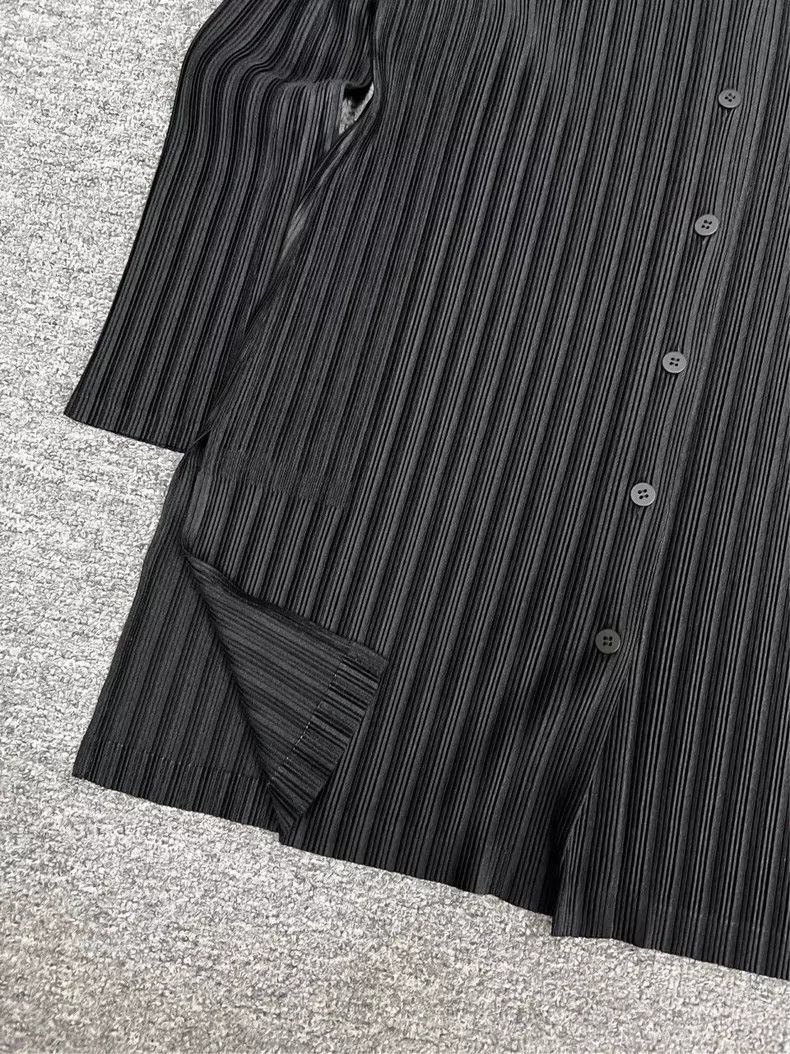 Issey Miyake Issey Miyake A mid-length black pleated button-down coat Size S / US 4 / IT 40 - 3 Thumbnail