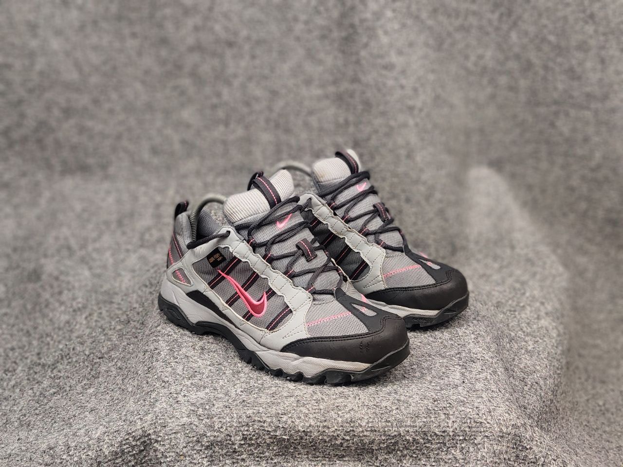 Nike ACG Vintage Nike ACG Trac Trail Gore Tex Shoes Sneakers Outdoor Size US 7.5 / EU 40-41 - 1 Thumbnail