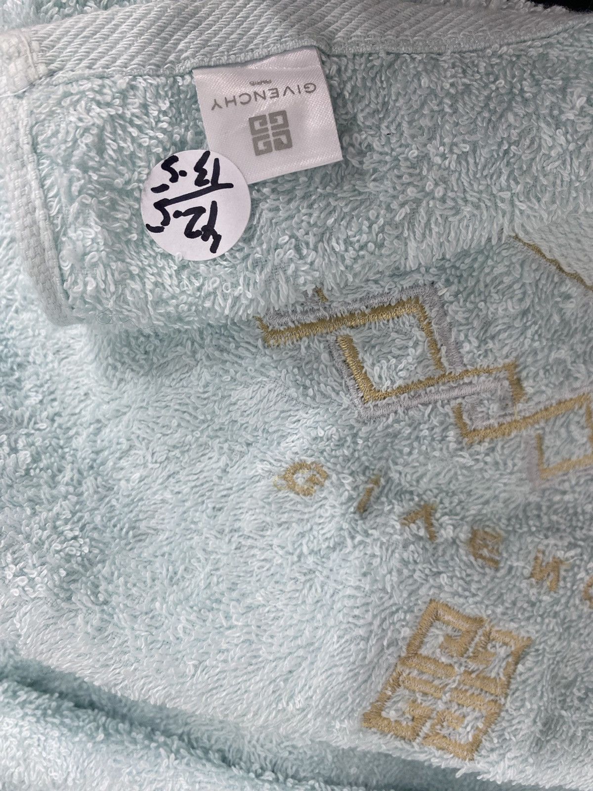 Givenchy 💥VINTAGE GIVENCHY Paris embroidered hand / face towel Size ONE SIZE - 3 Thumbnail