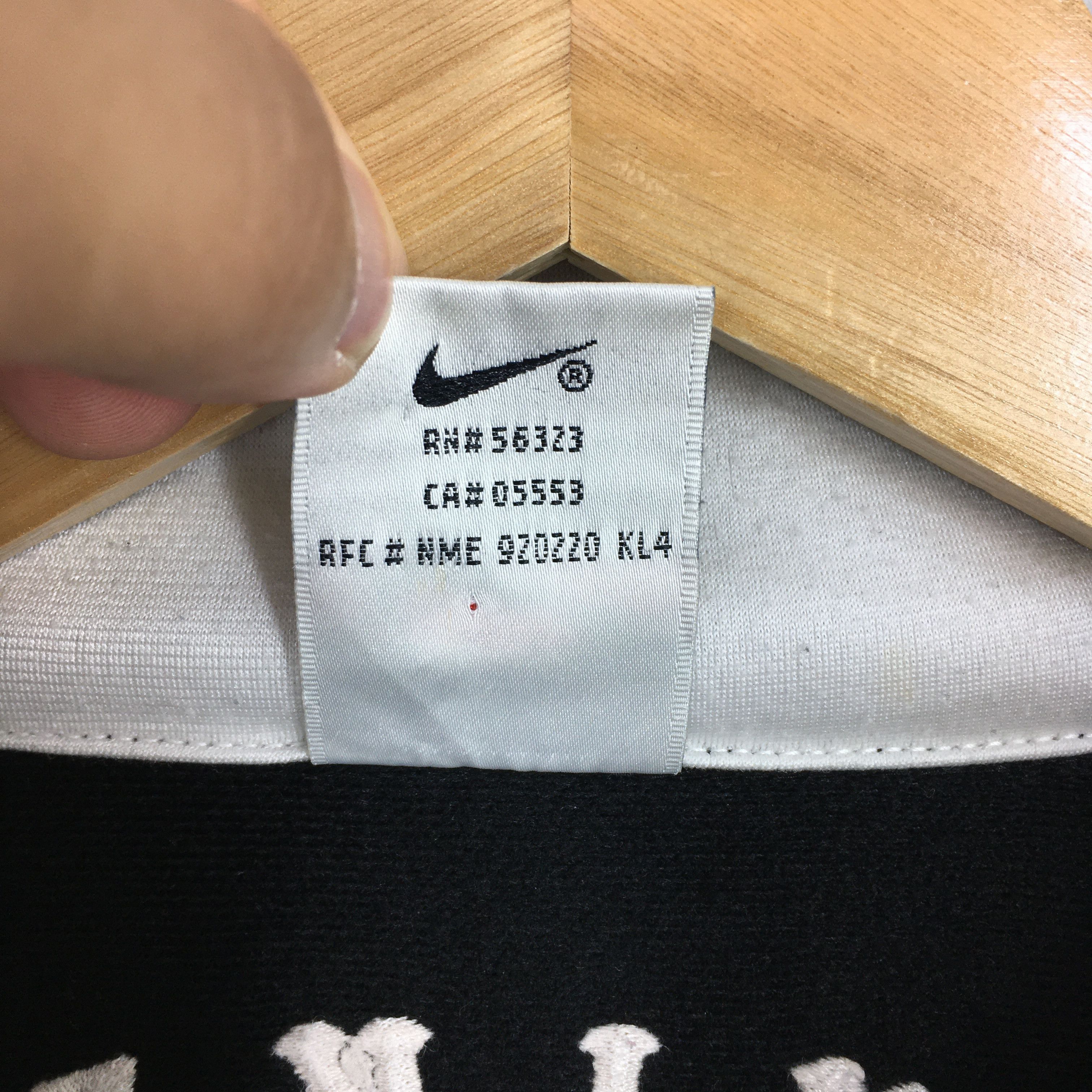 Nike Vintage 90's Nike Swoosh Training Black Jacket XLarge Size US XL / EU 56 / 4 - 4 Thumbnail