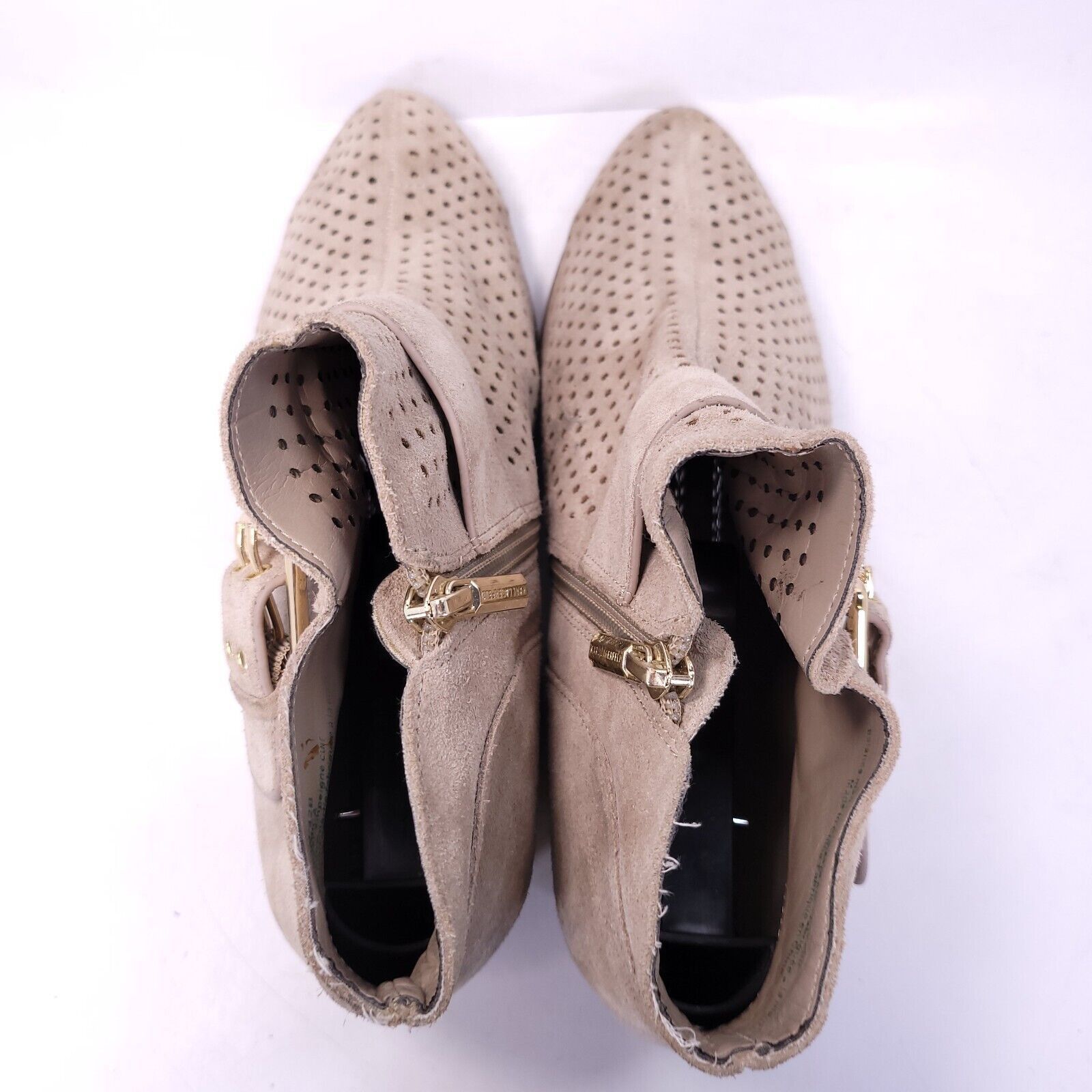 Karl Lagerfeld Karl Lagerfeld Amica Block Heel Boot Womens Size 9 Beige Size US 9 / IT 39 - 4 Thumbnail